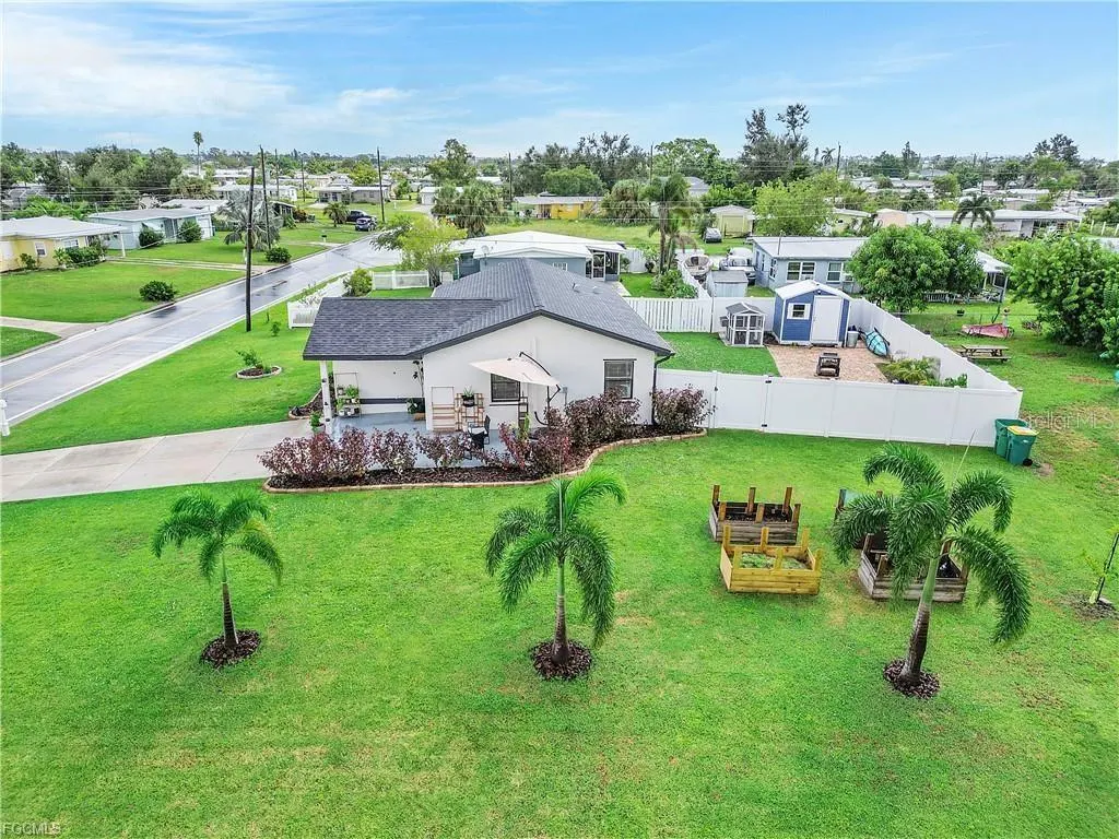 126 PALMETTO CIR NE