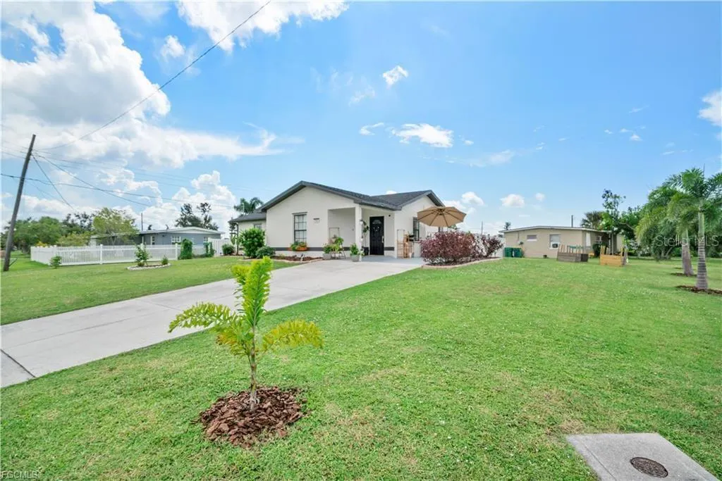 126 PALMETTO CIR NE