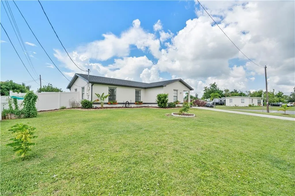 126 PALMETTO CIR NE