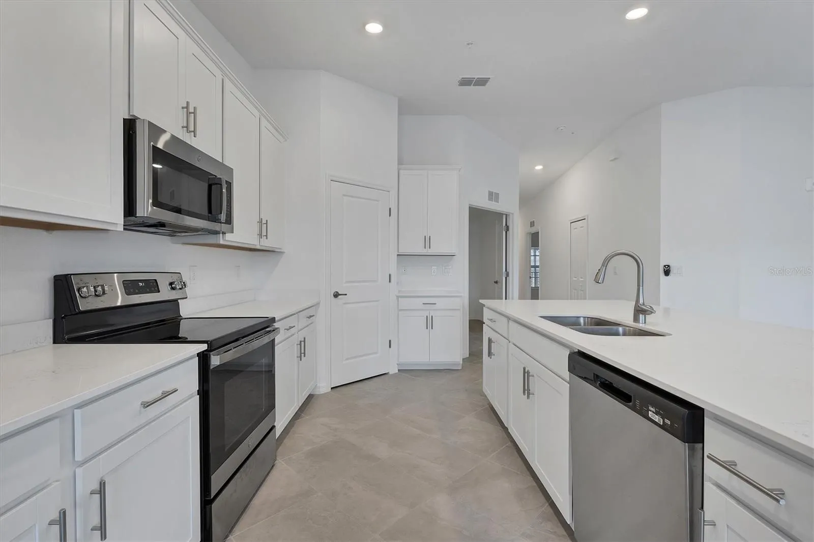 12470 WELLEN GOLF ST #203, #203