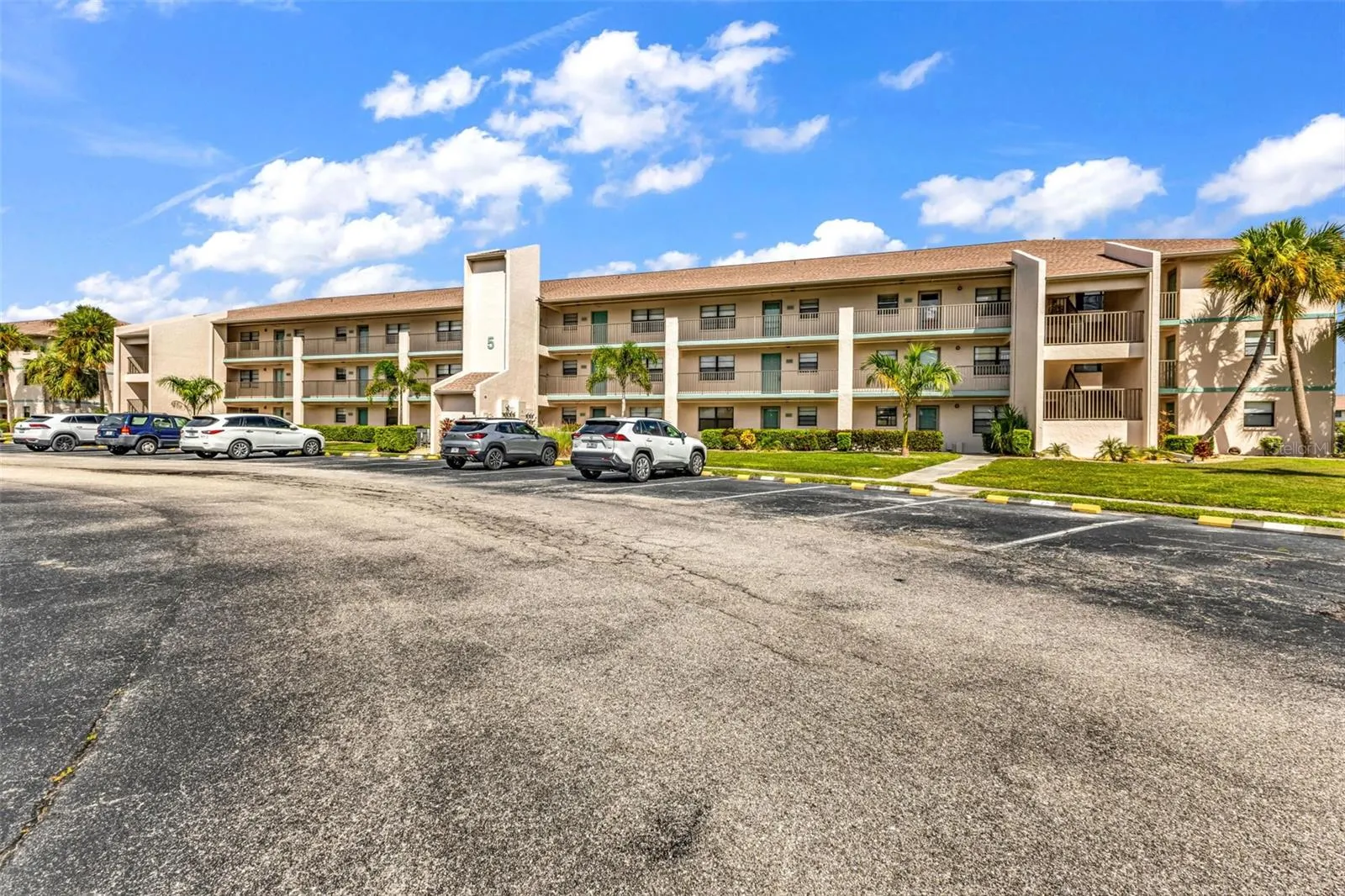 175 KINGS HWY #B3, #B3