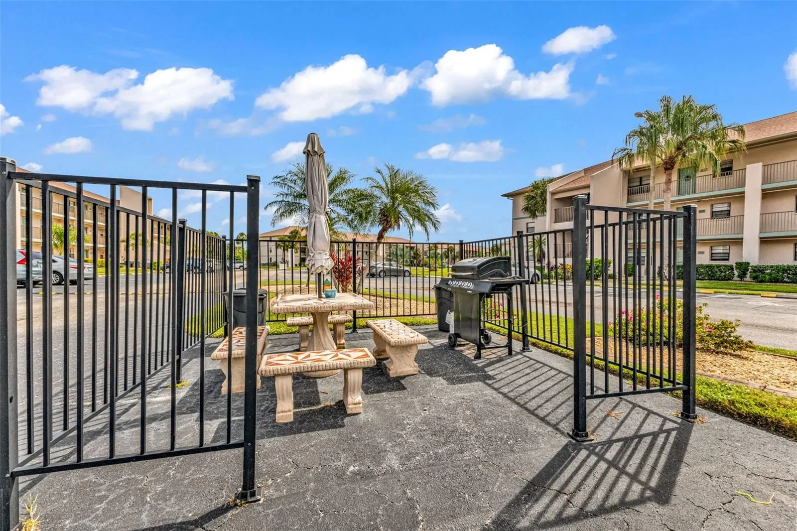 175 KINGS HWY #B3, #B3