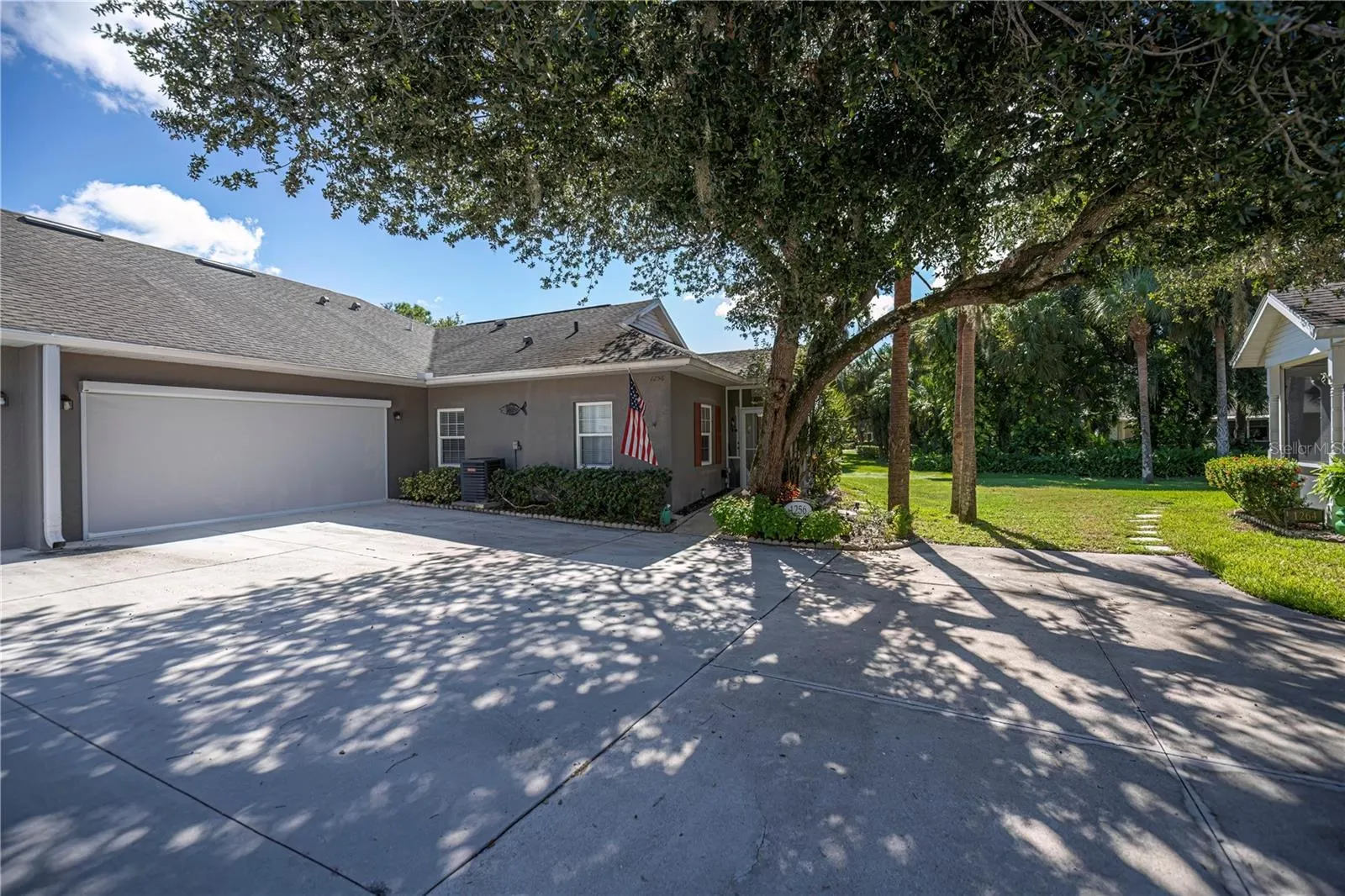 1256 GREEN OAK TRL