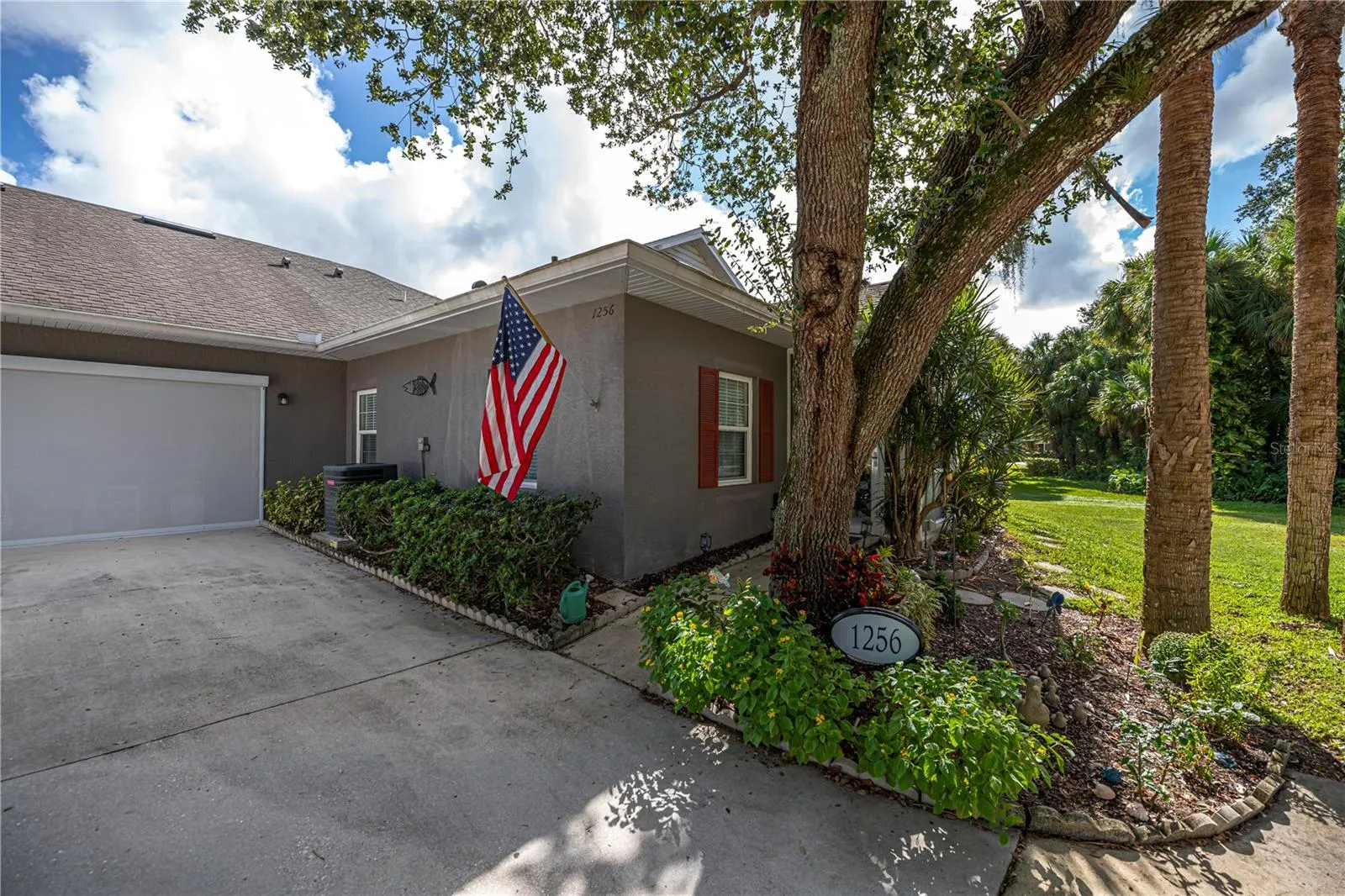 1256 GREEN OAK TRL
