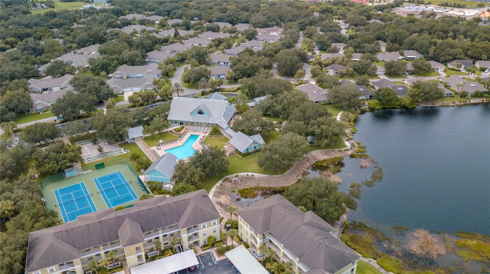 1256 GREEN OAK TRL