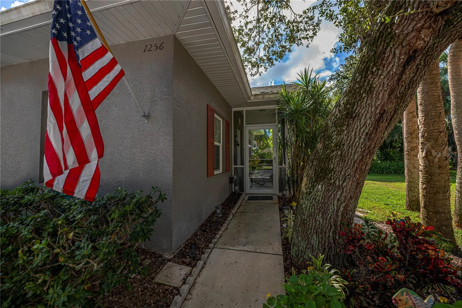 1256 GREEN OAK TRL