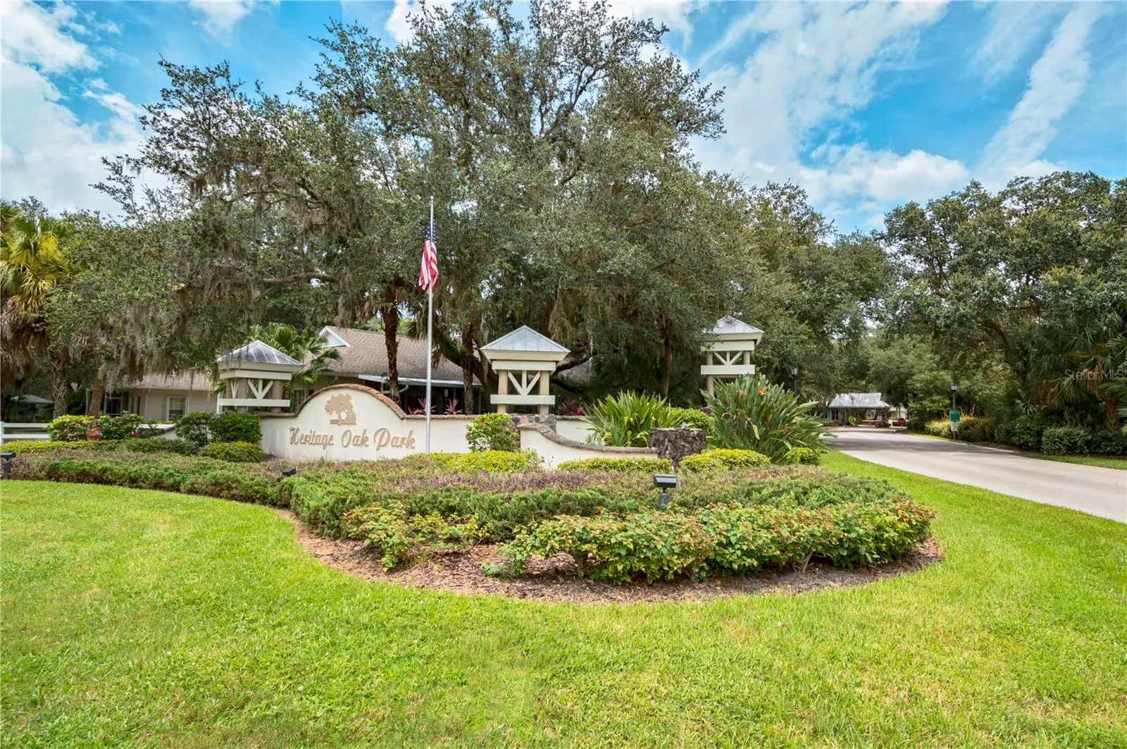 1256 GREEN OAK TRL
