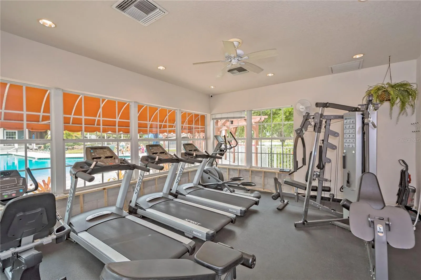 1256 GREEN OAK TRL
