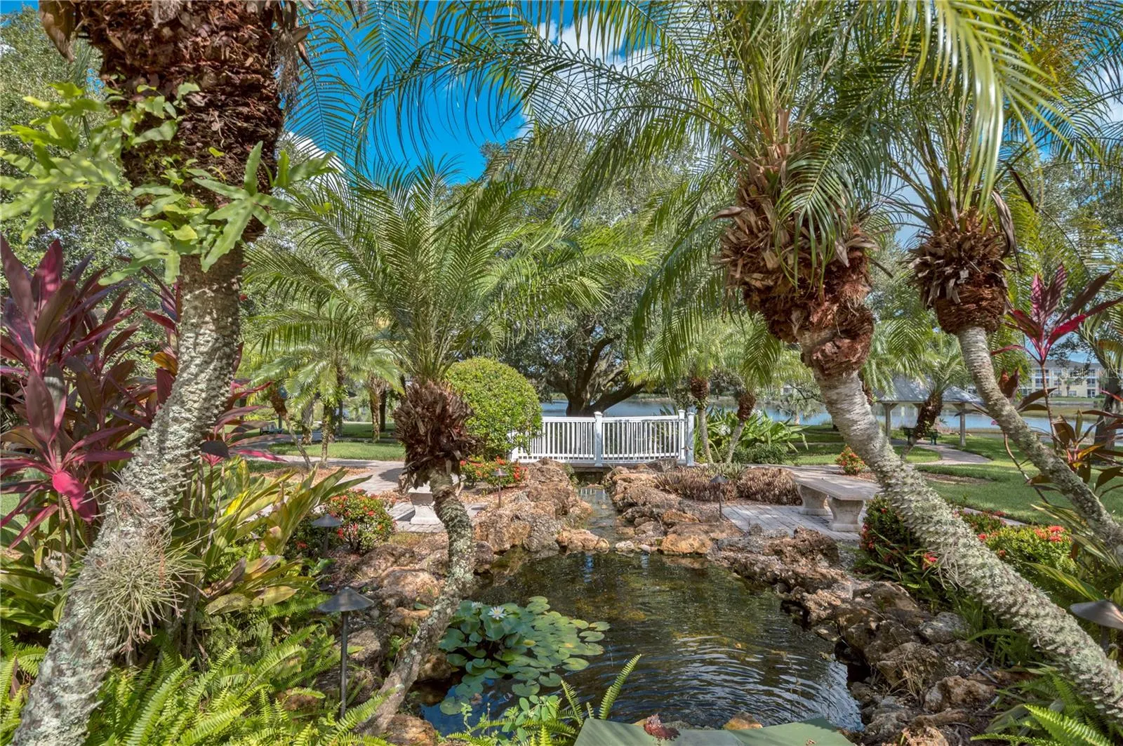 1256 GREEN OAK TRL