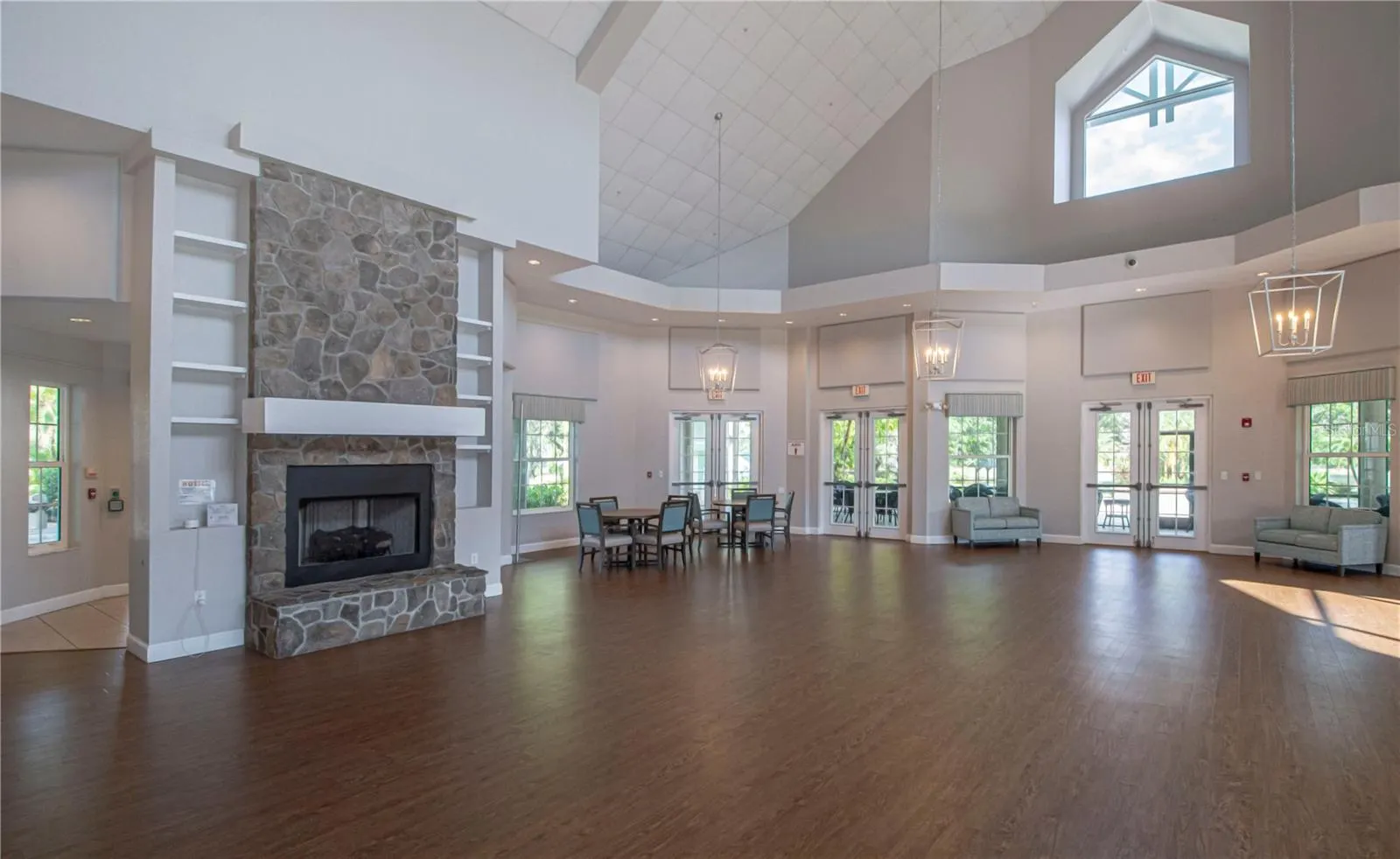 1256 GREEN OAK TRL