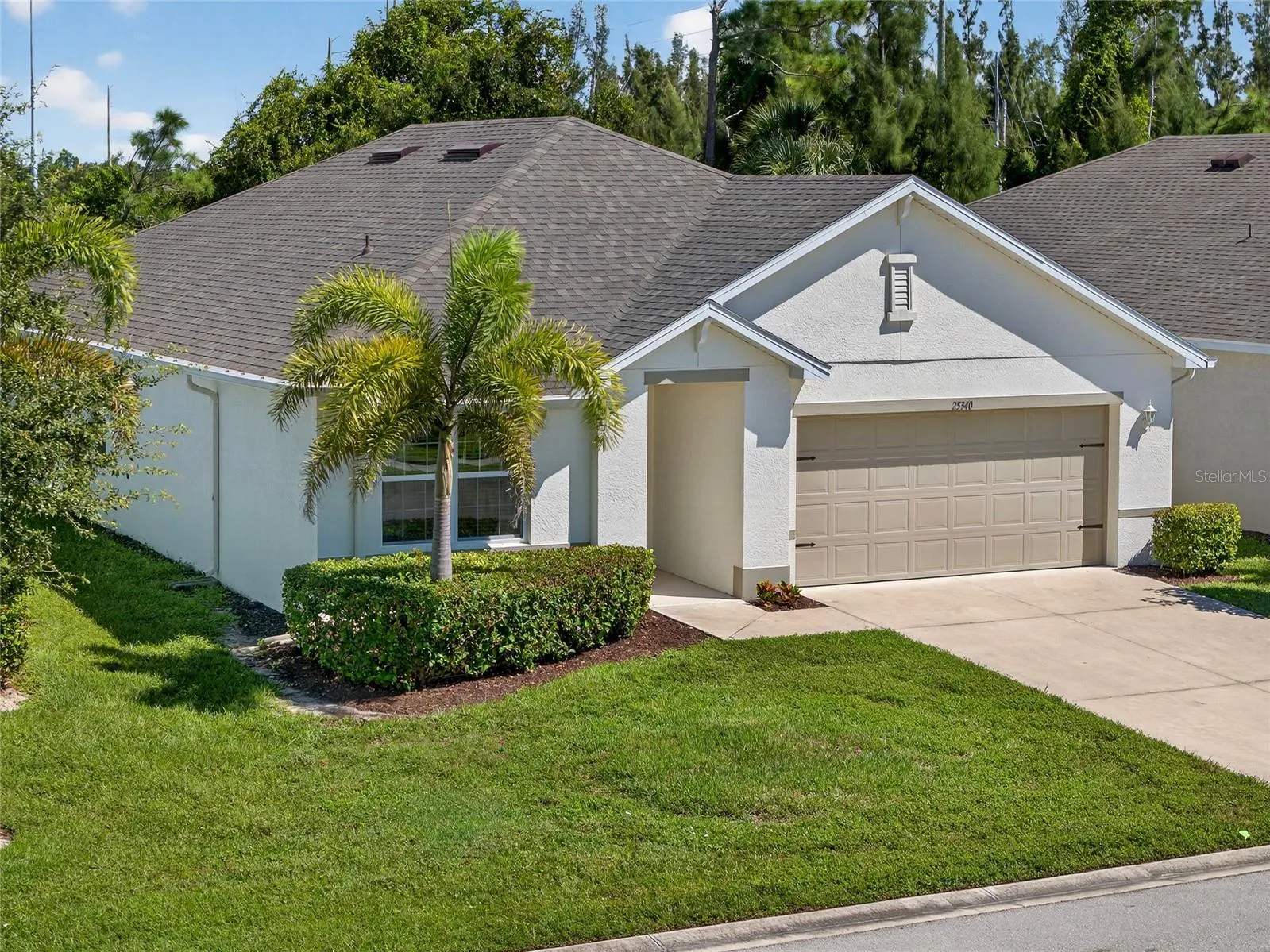 25340 E LENOX CIR