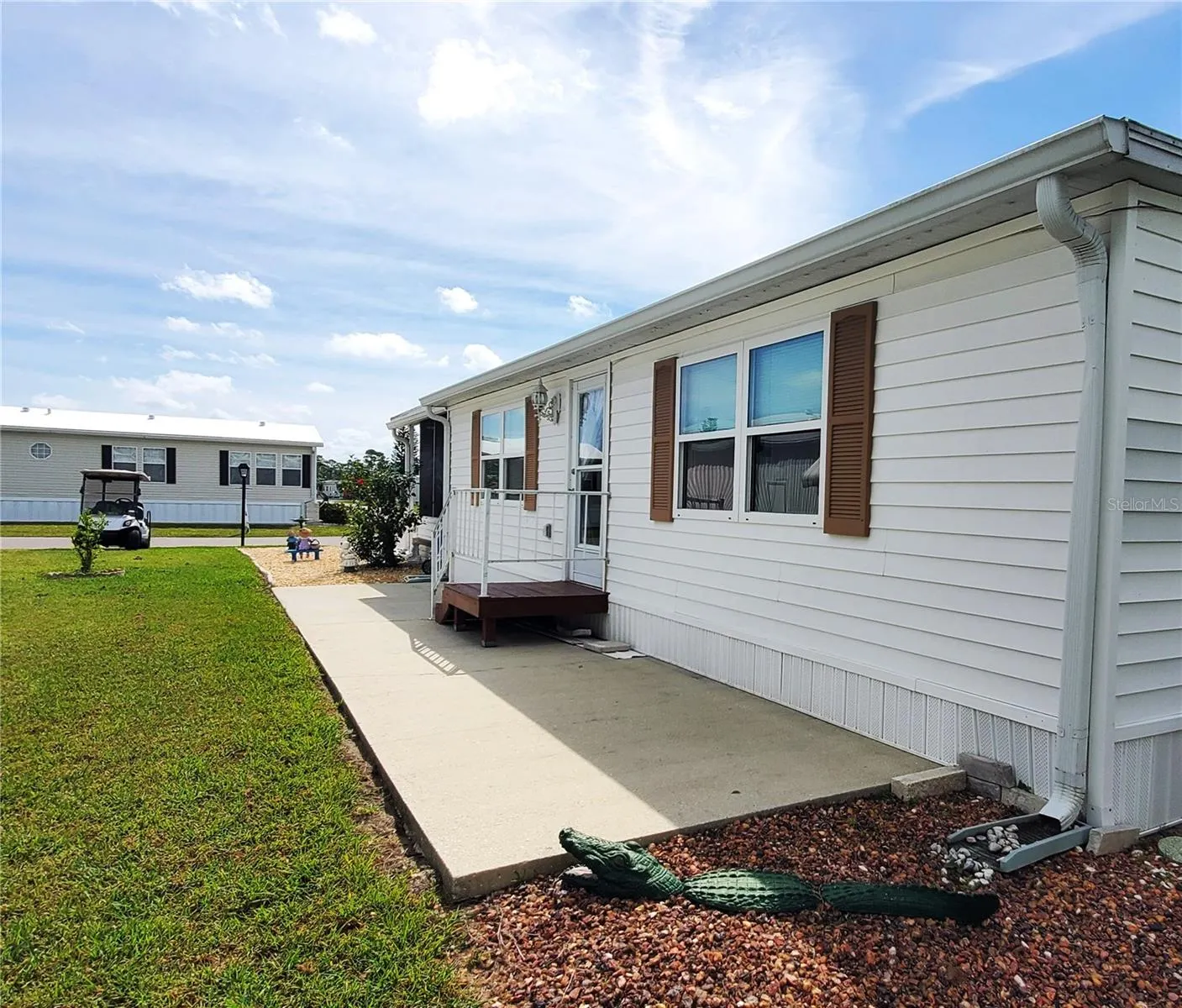 176 W MANATEE LOOP