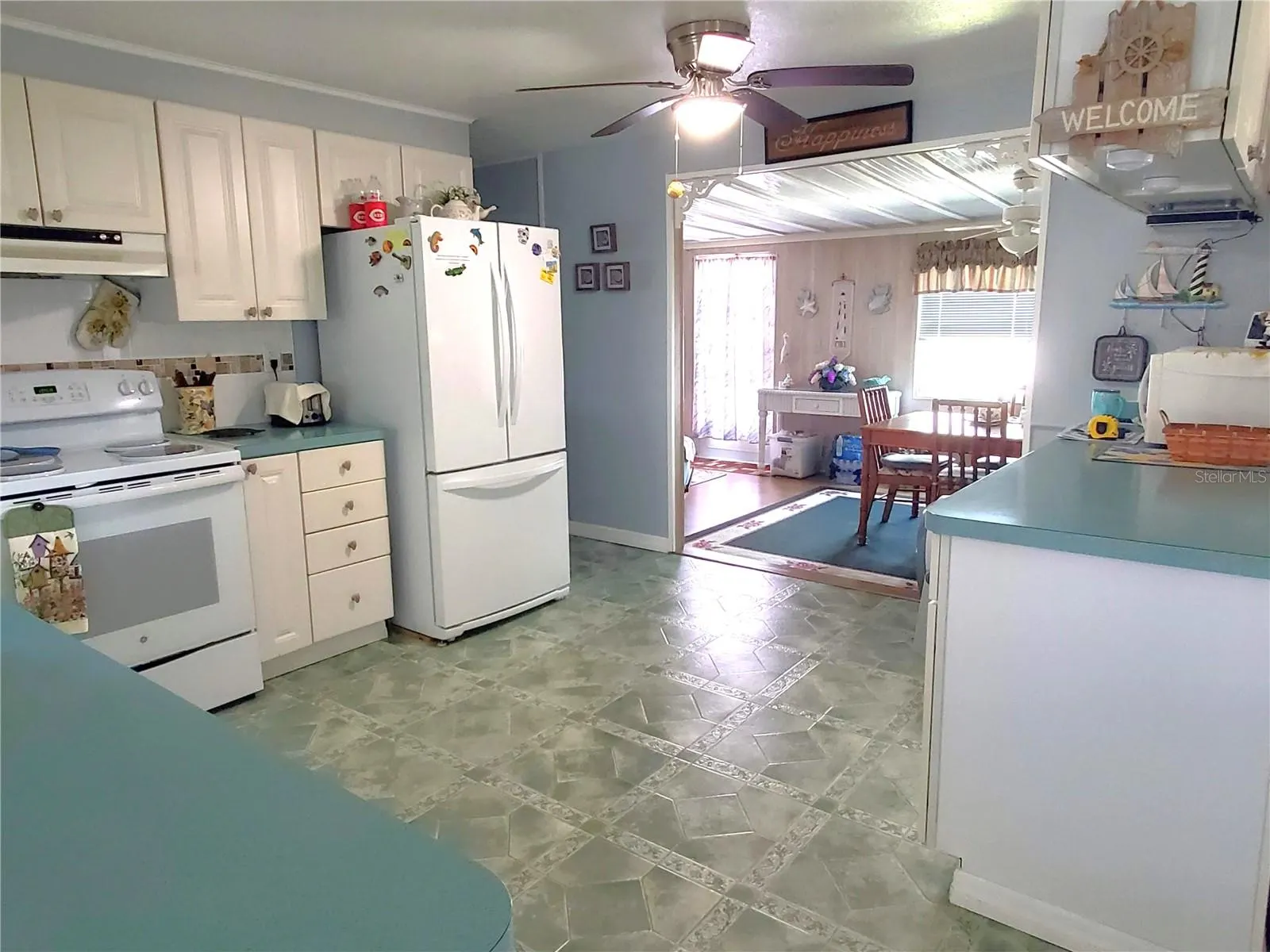176 W MANATEE LOOP