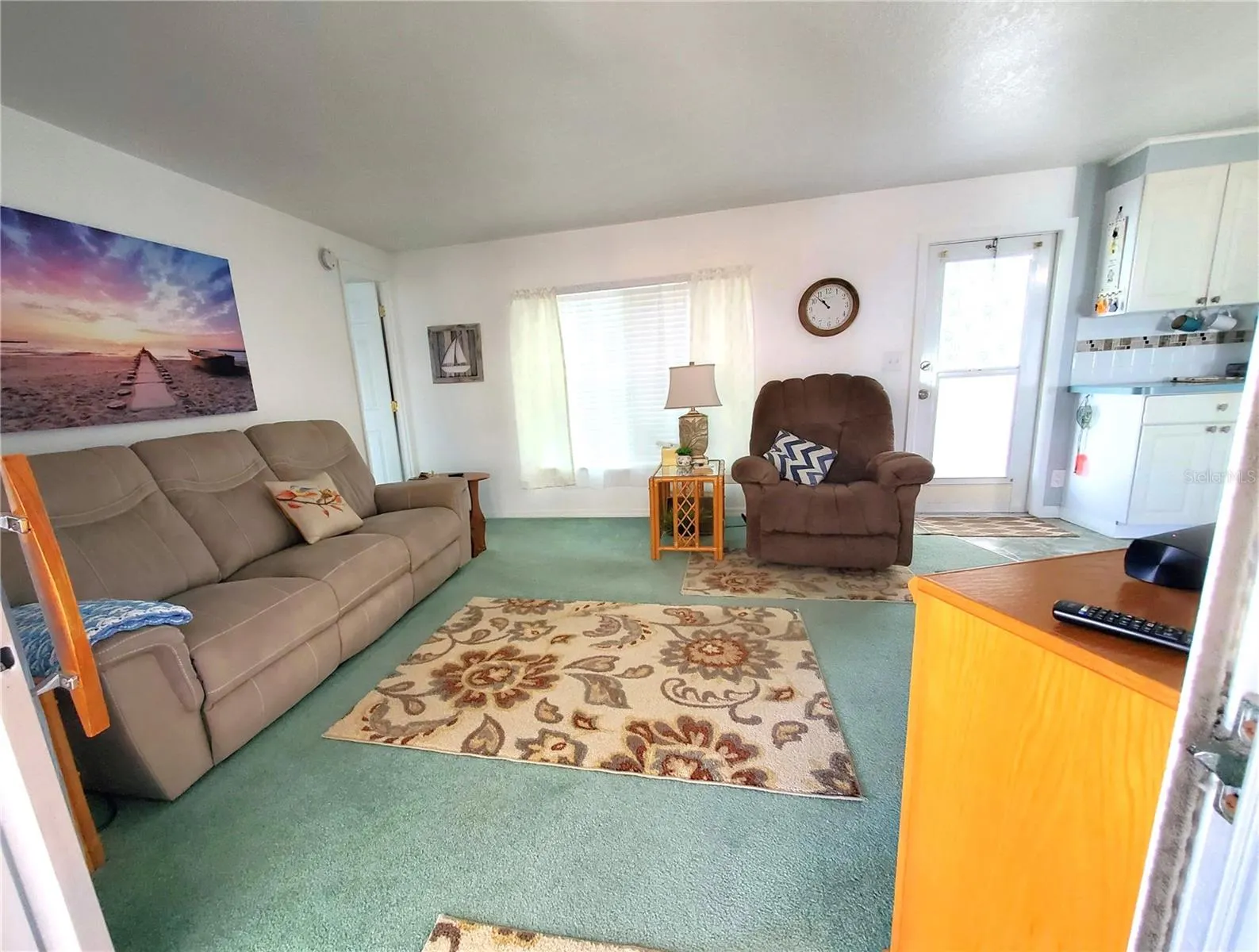 176 W MANATEE LOOP