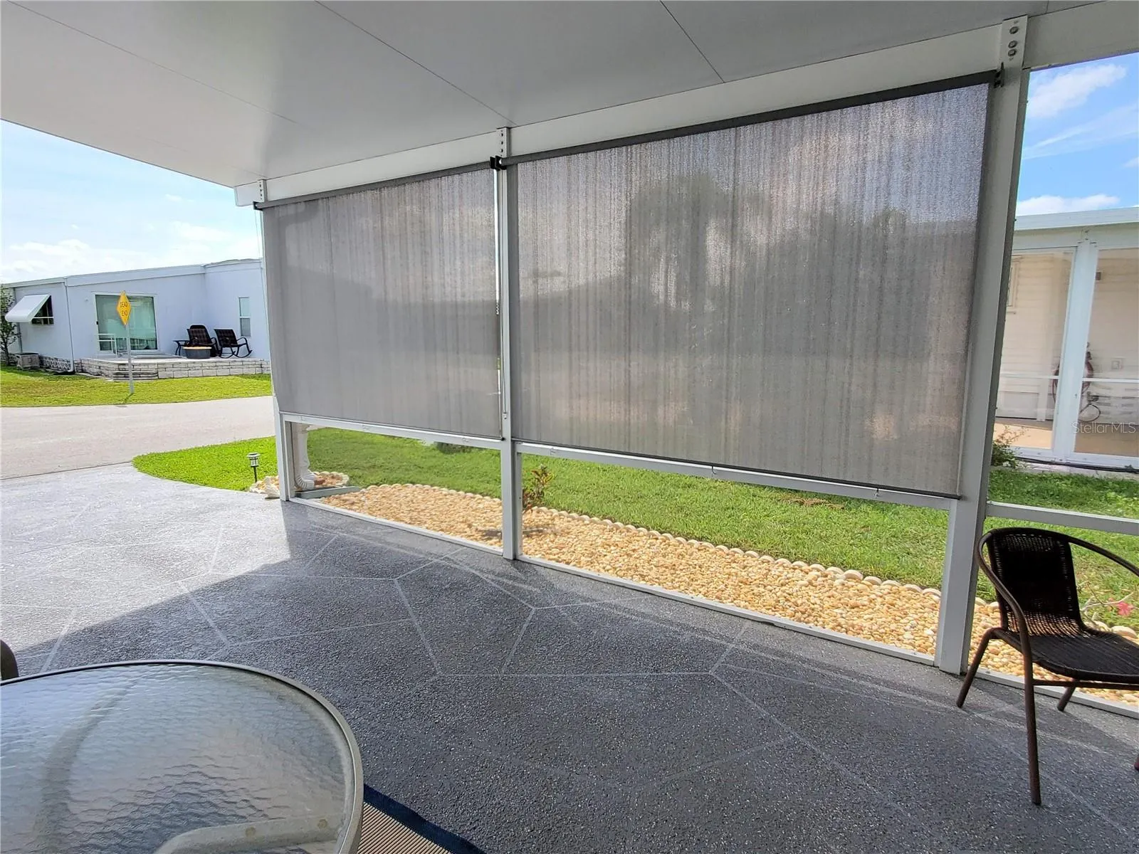 176 W MANATEE LOOP