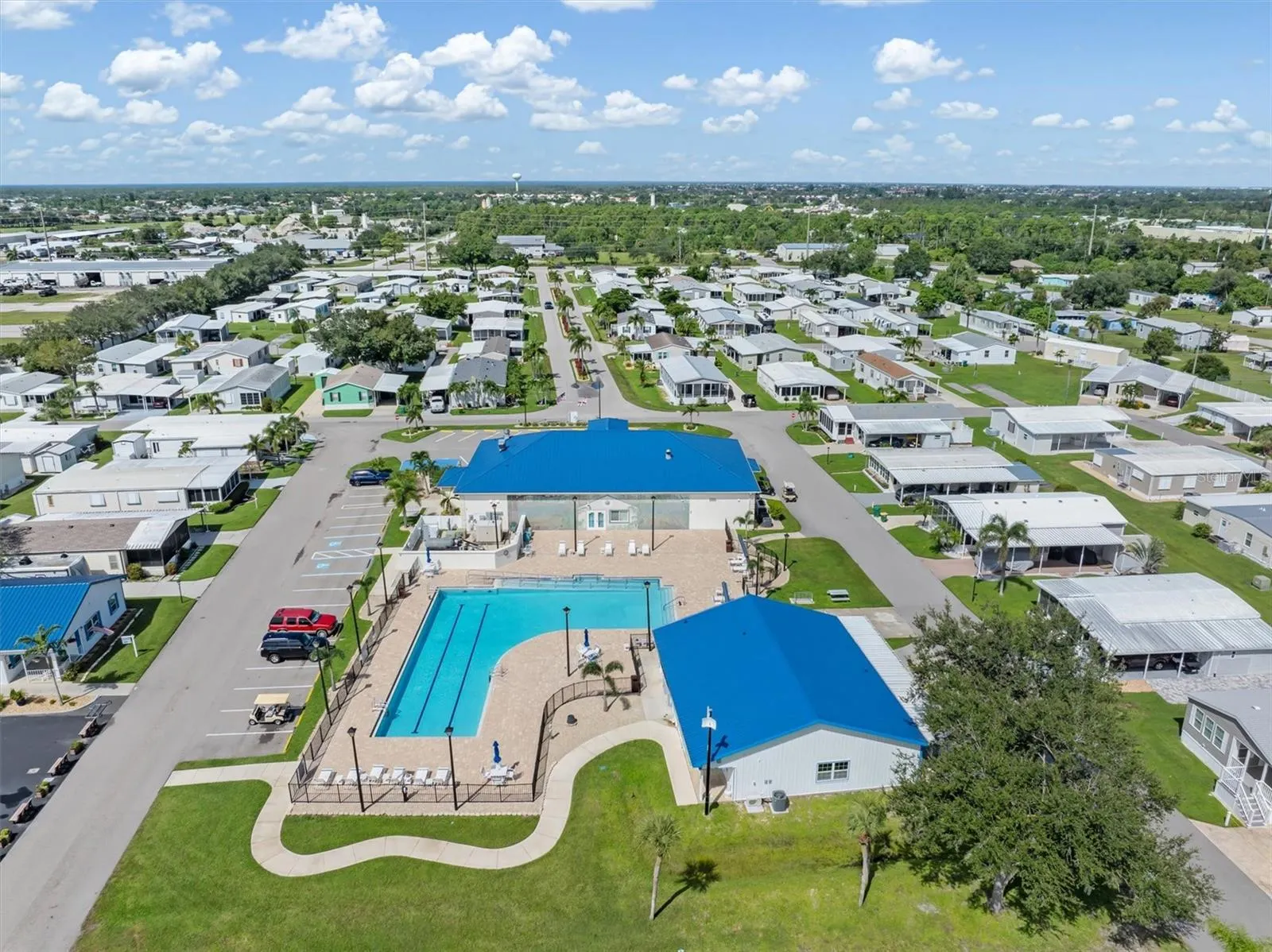 176 W MANATEE LOOP