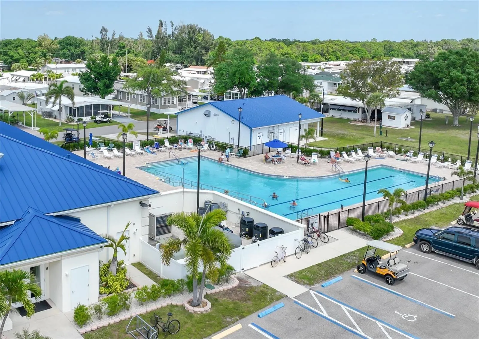 176 W MANATEE LOOP