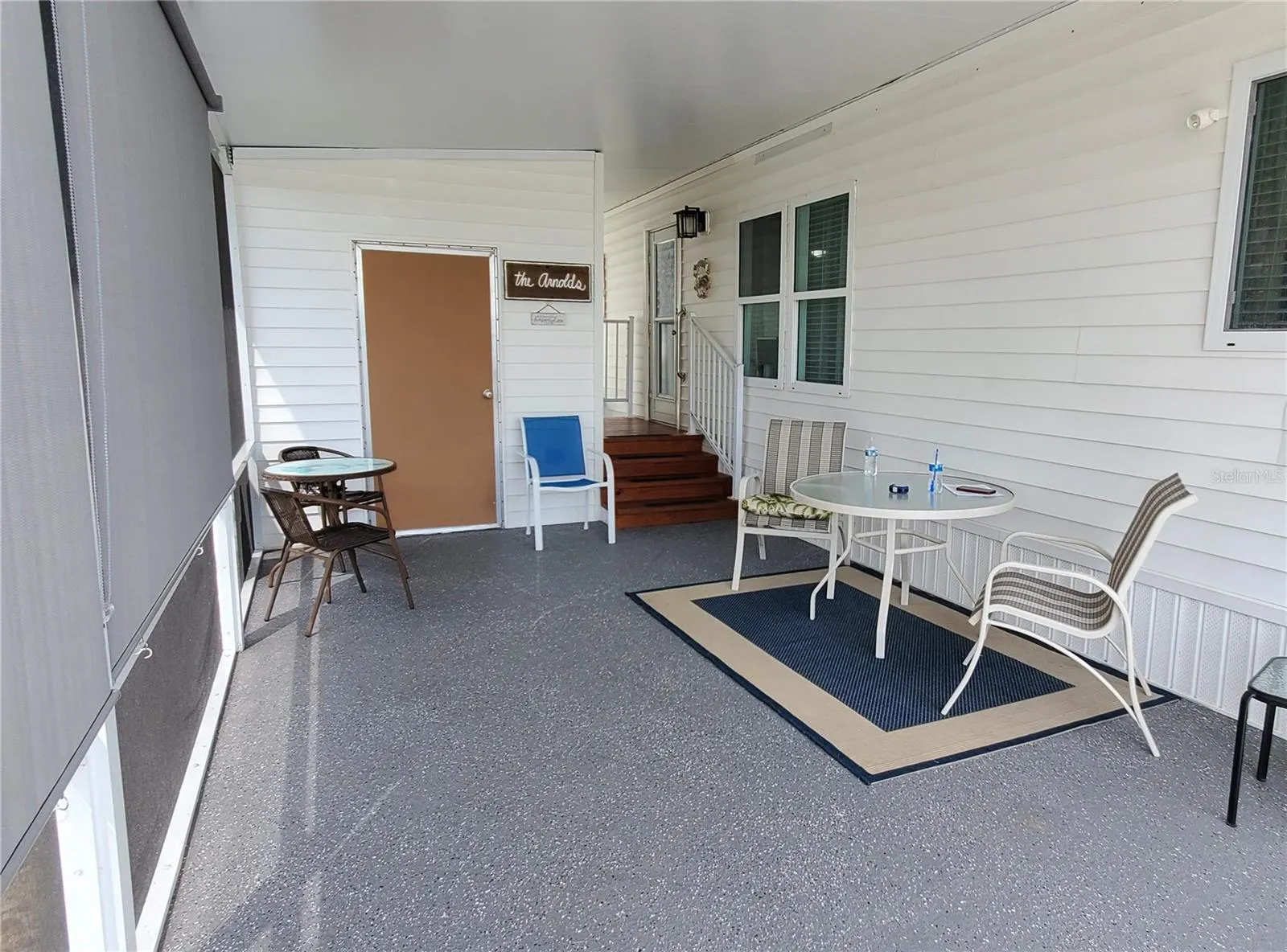 176 W MANATEE LOOP