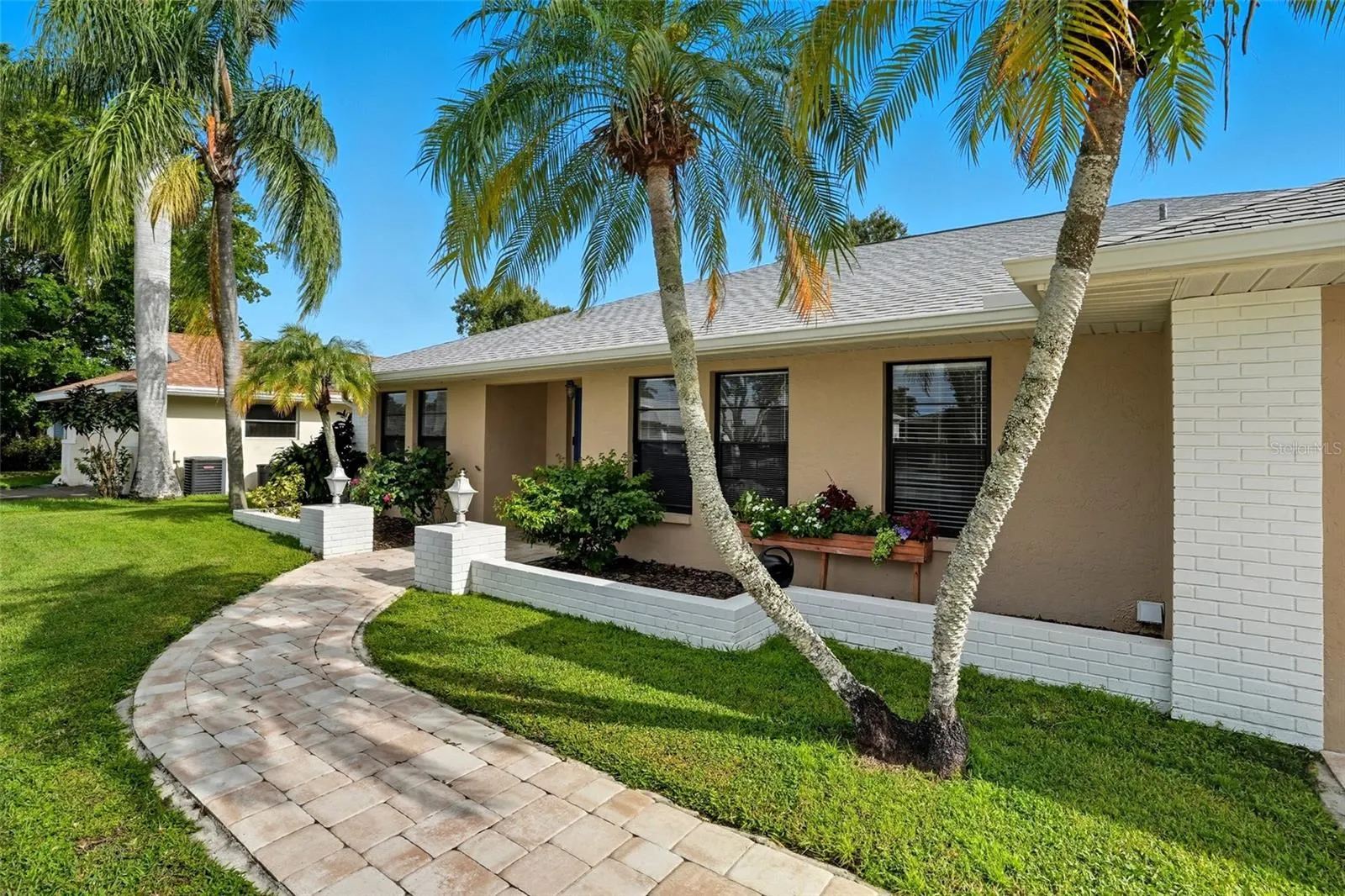 683 ASTARIAS CIR