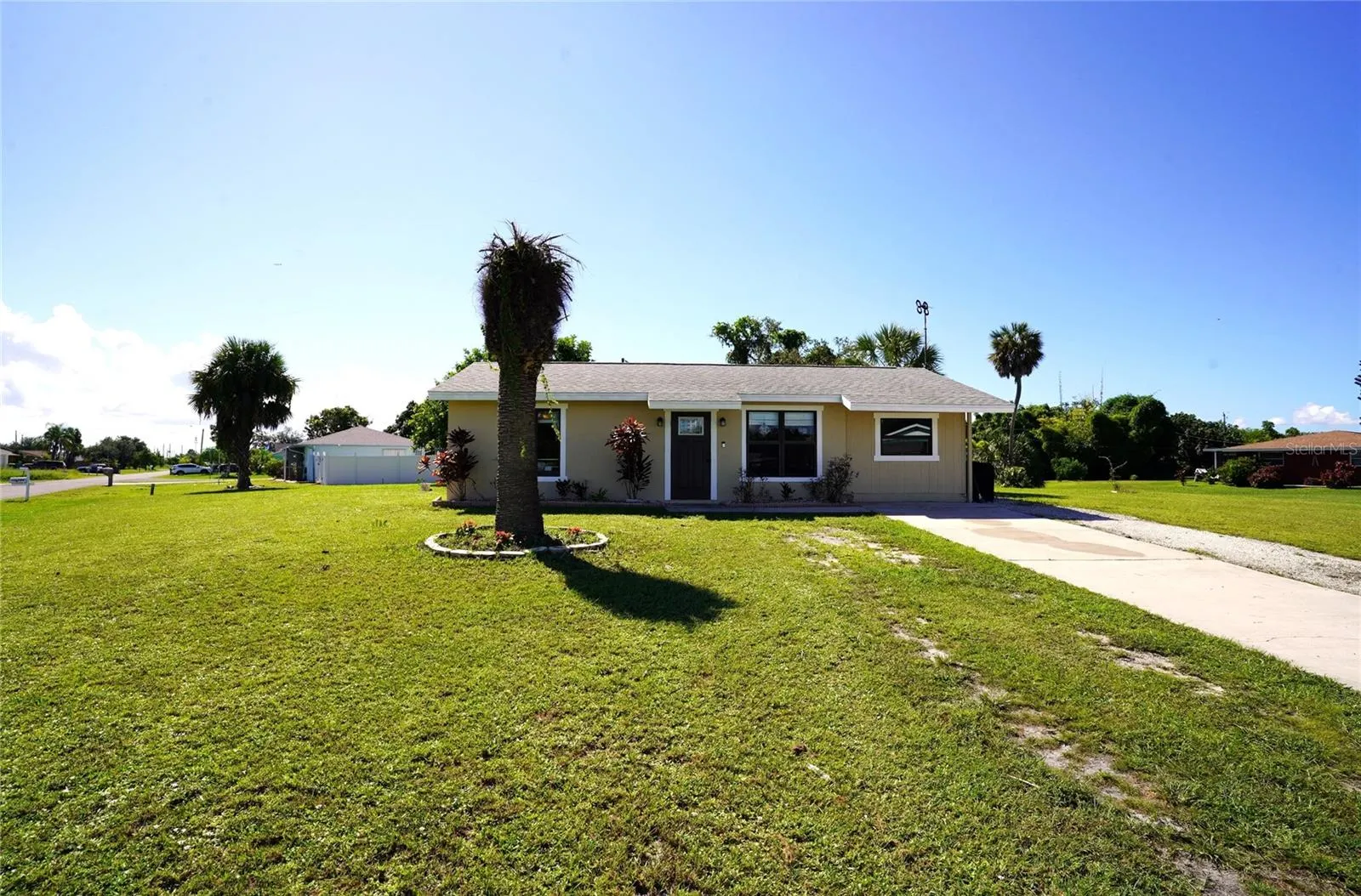 1087 REED TER NW