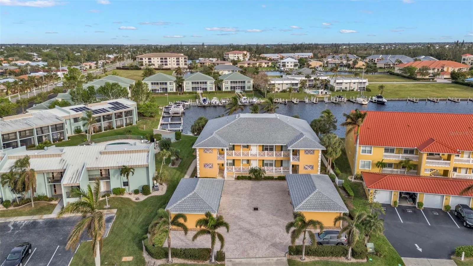 3216 PURPLE MARTIN DR #122, #122