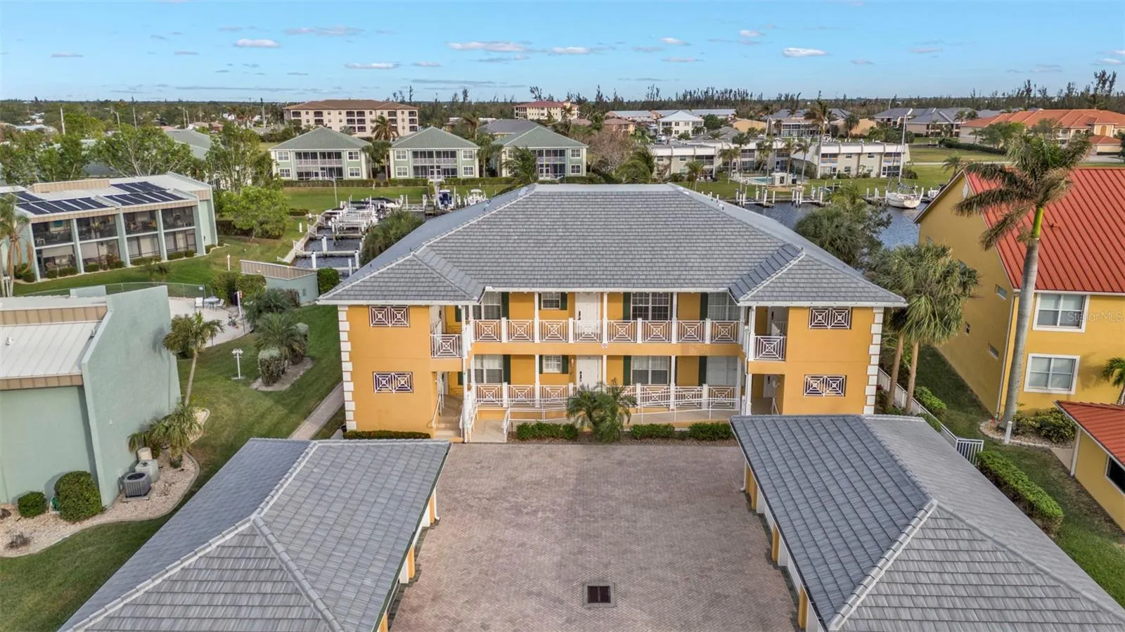 3216 PURPLE MARTIN DR #122, #122