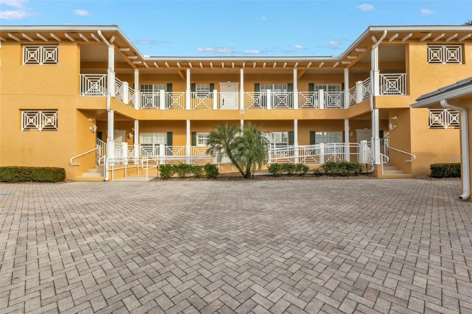 3216 PURPLE MARTIN DR #122, #122
