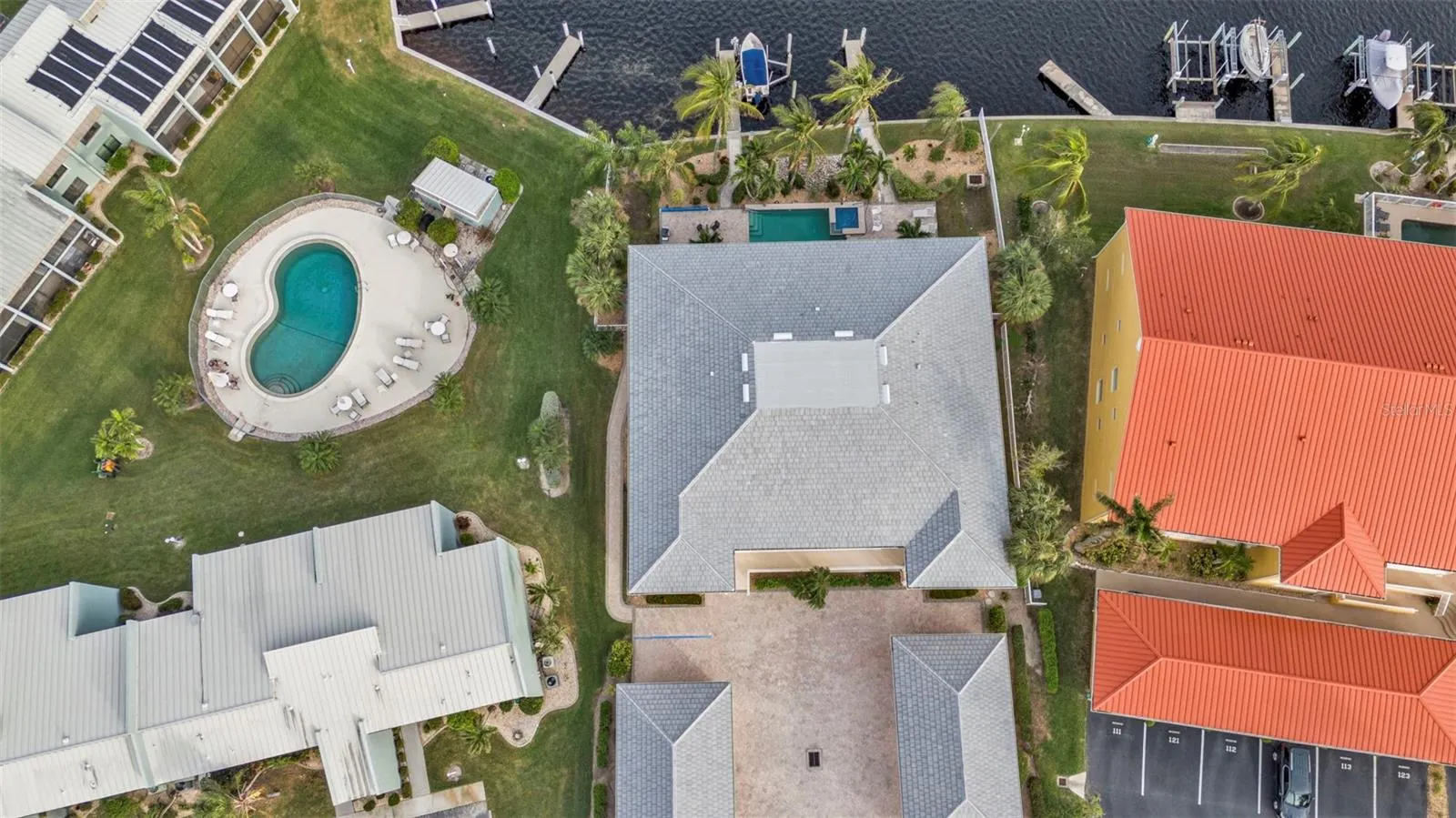 3216 PURPLE MARTIN DR #122, #122
