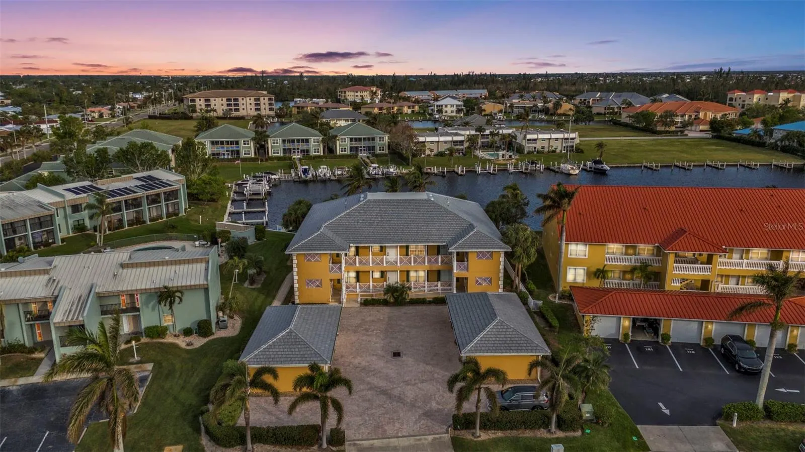 3216 PURPLE MARTIN DR #122, #122