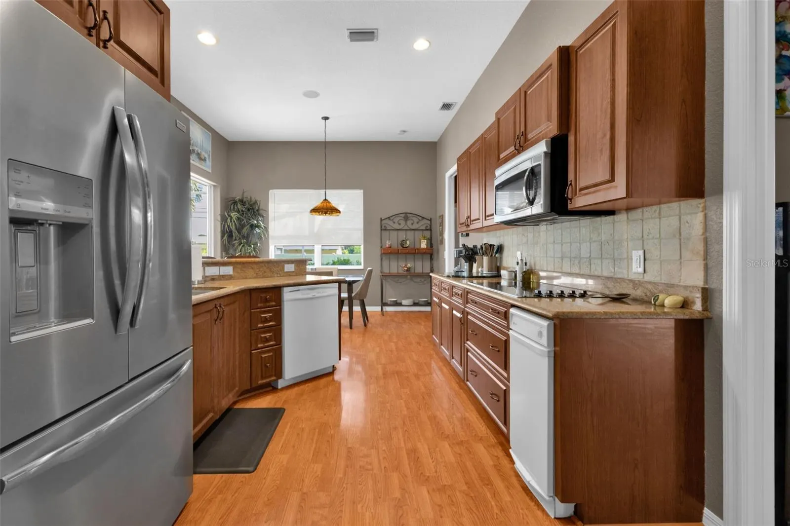 1170 PEPPERTREE LN