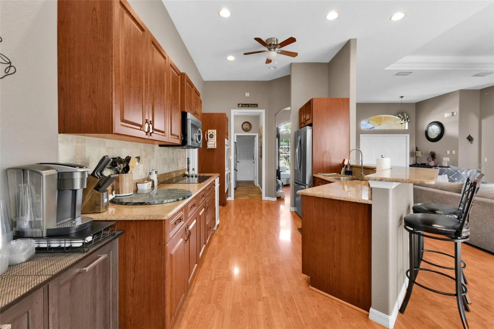 1170 PEPPERTREE LN