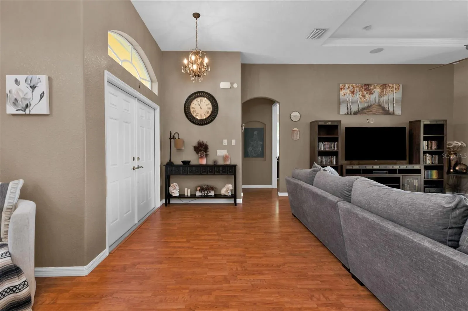1170 PEPPERTREE LN
