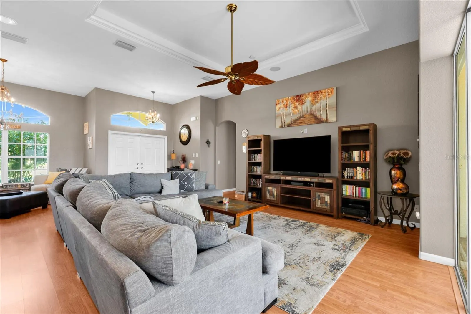 1170 PEPPERTREE LN
