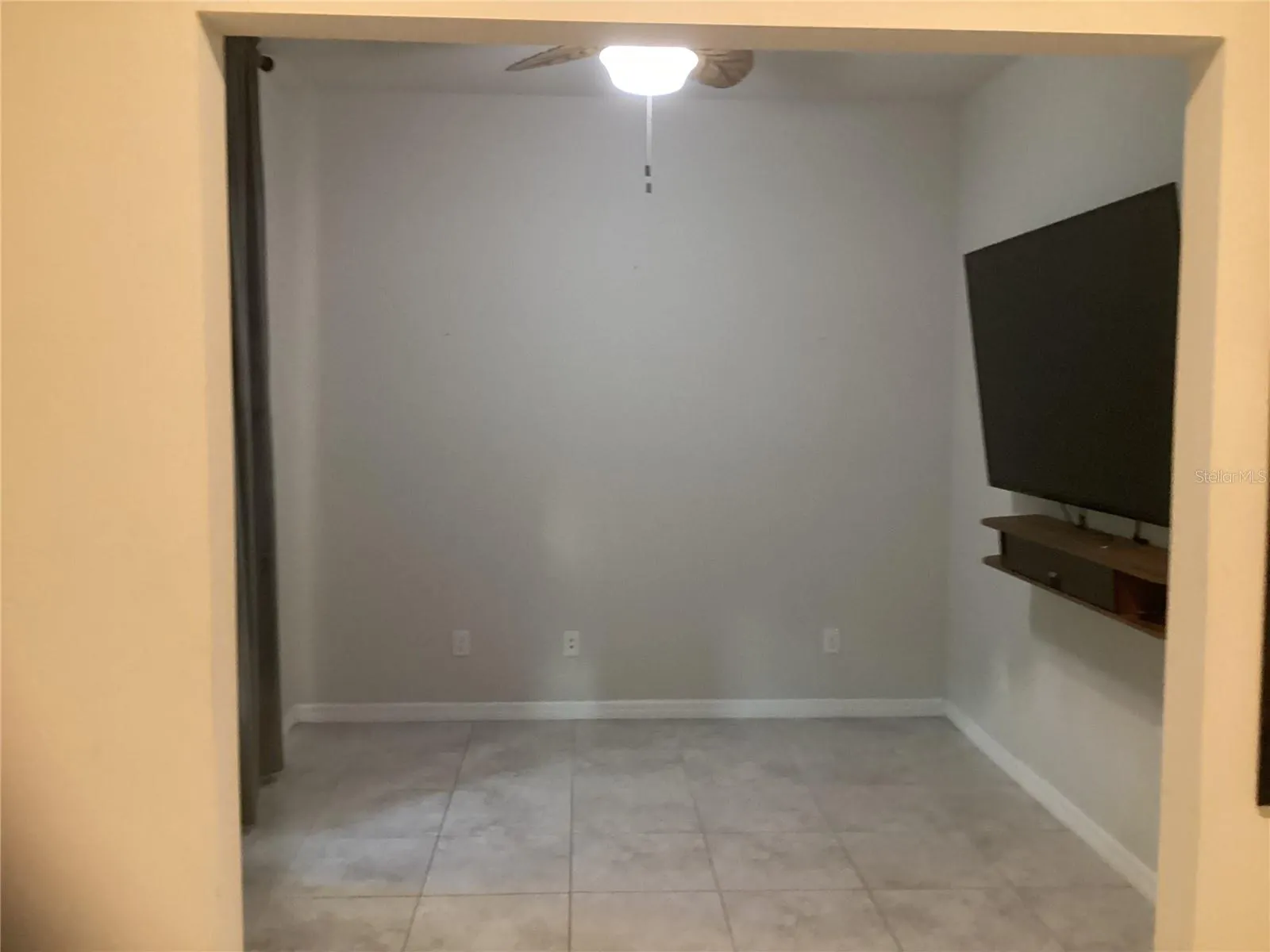 244 SURINAM ST