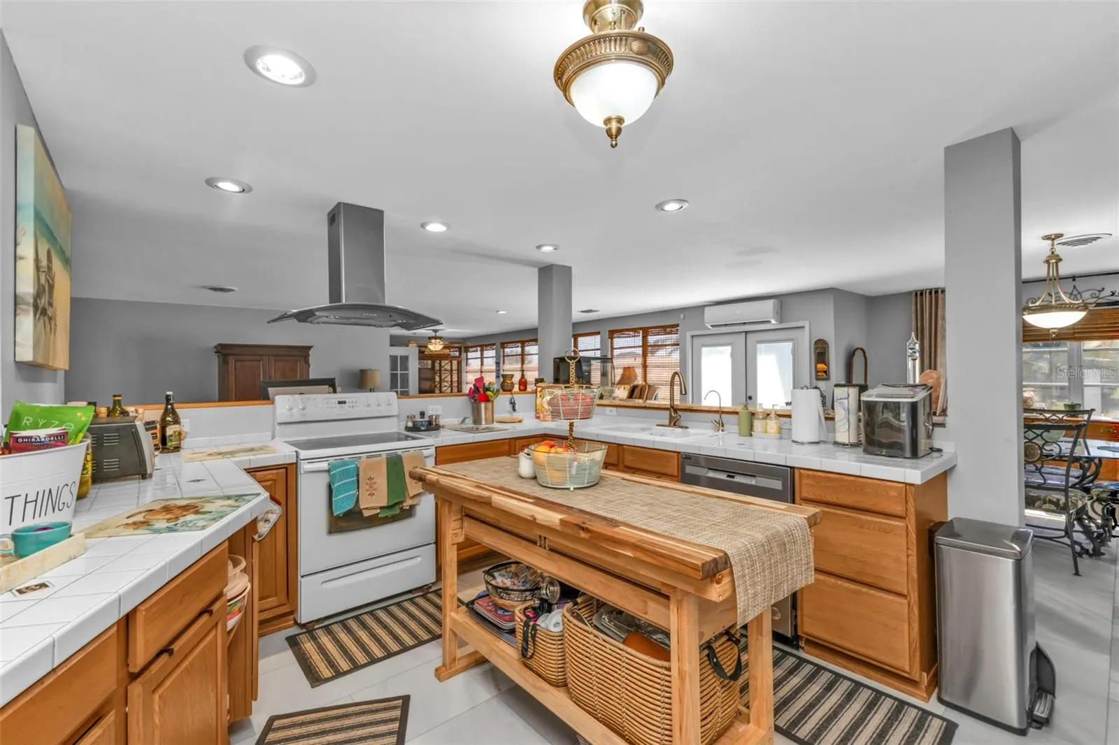 27409 VOYAGEUR DR