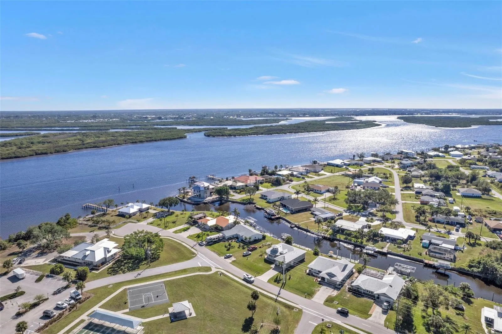 27409 VOYAGEUR DR