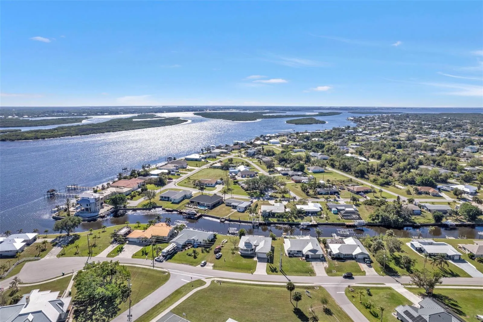 27409 VOYAGEUR DR