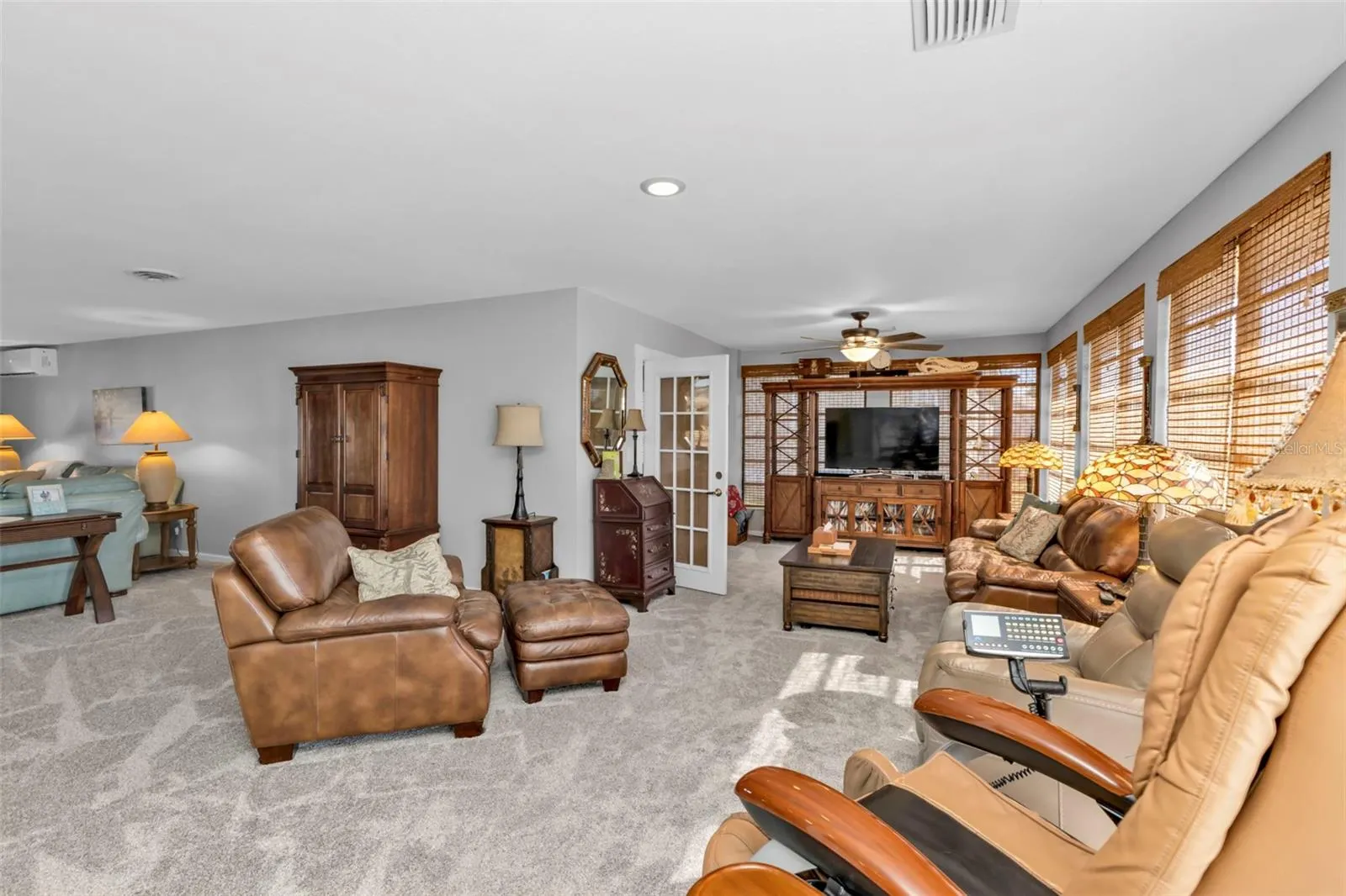 27409 VOYAGEUR DR