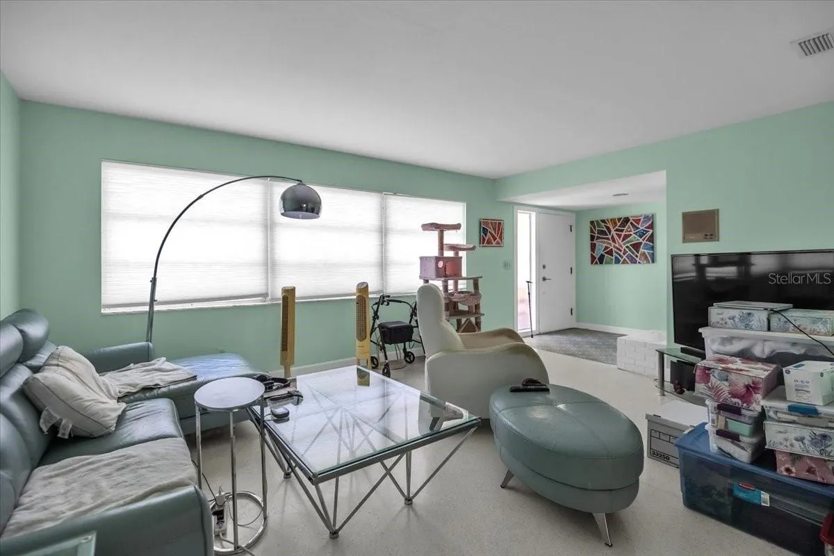 371 PEPPERTREE RD