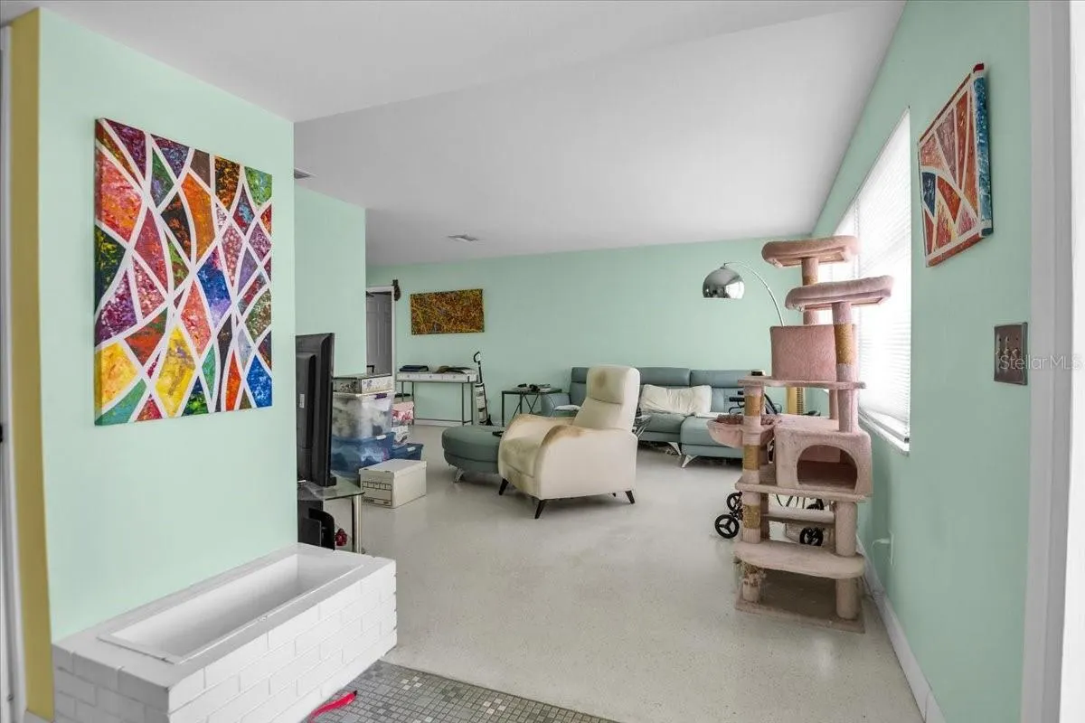 371 PEPPERTREE RD