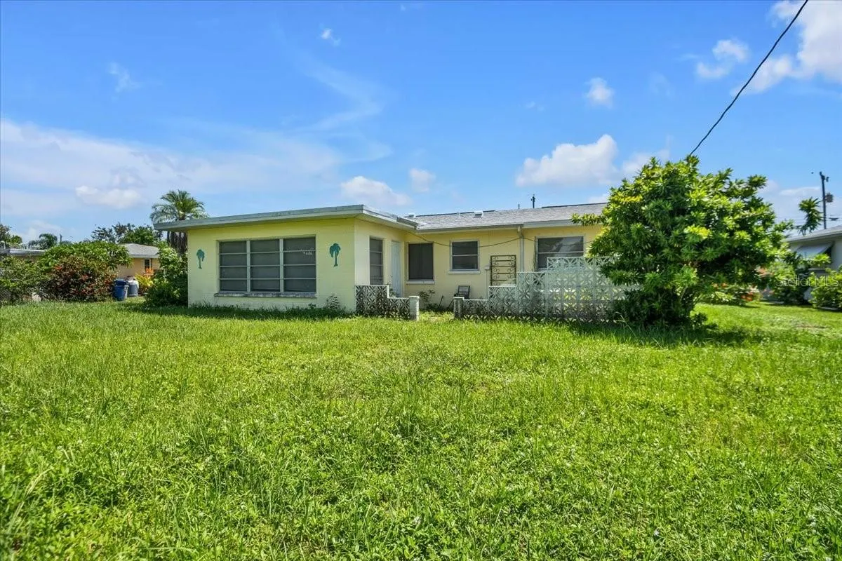 371 PEPPERTREE RD