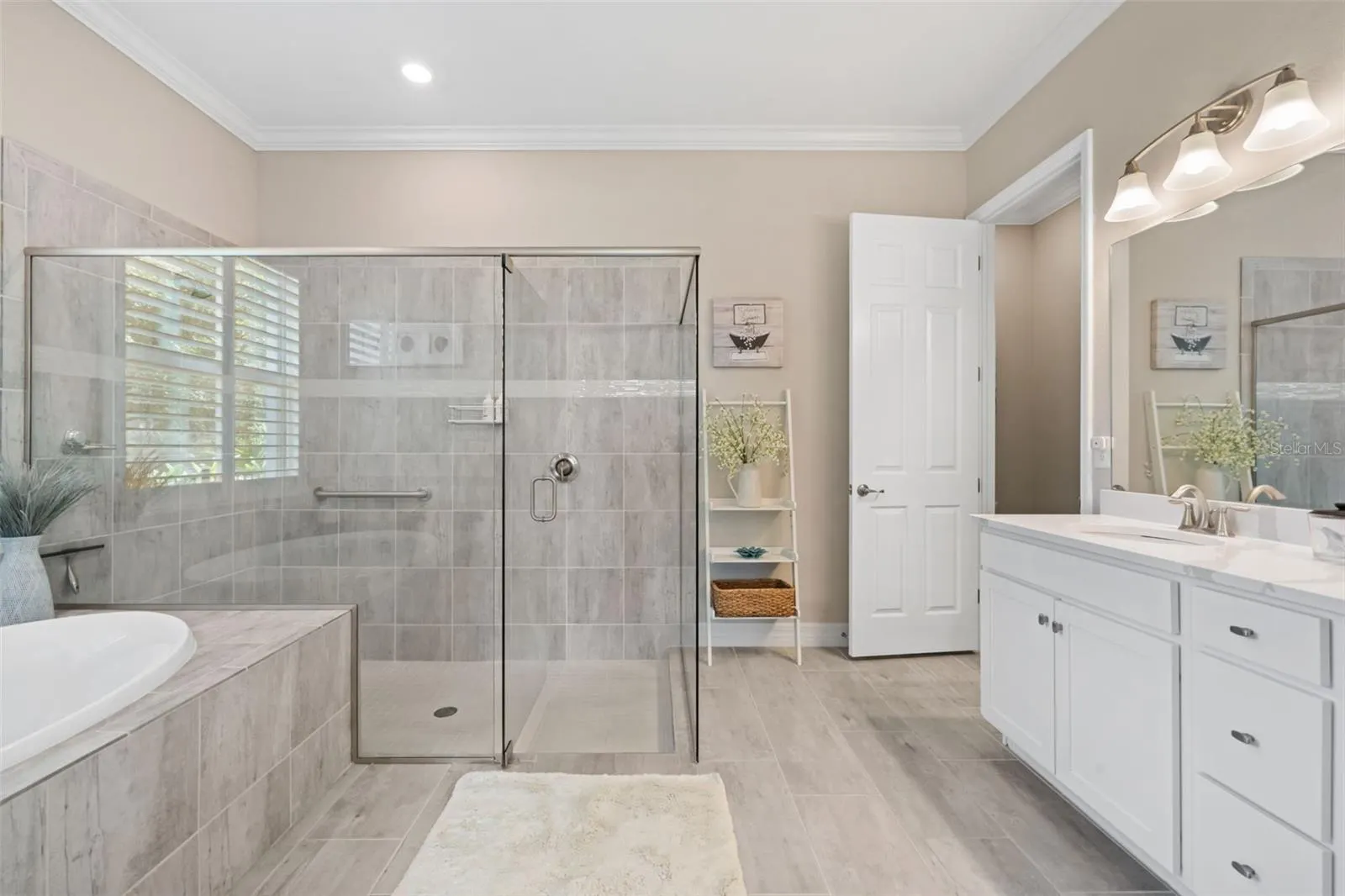 42288 SADDLEBACK TRL
