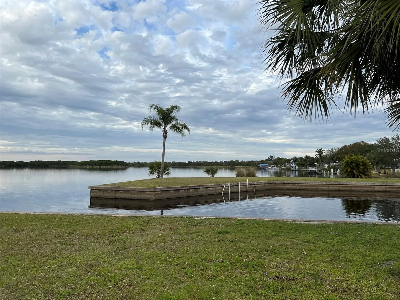 36 VINE CIR