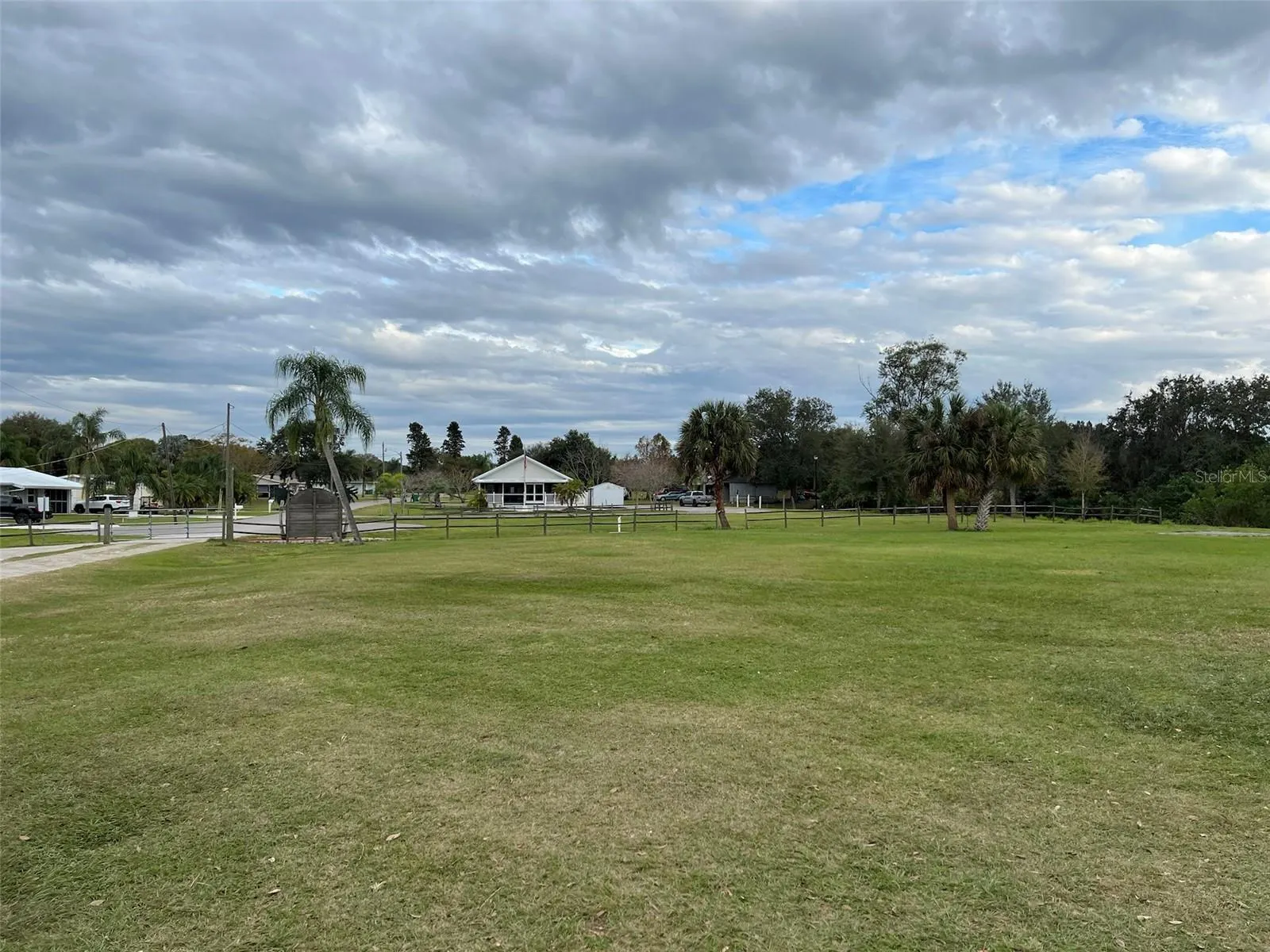 36 VINE CIR