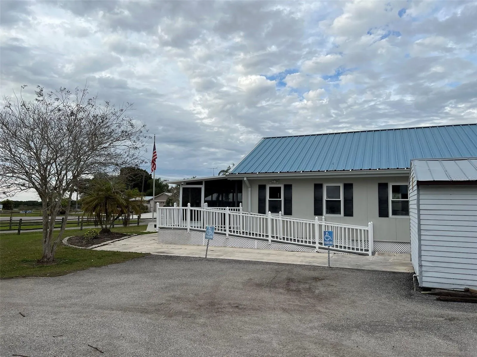 36 VINE CIR
