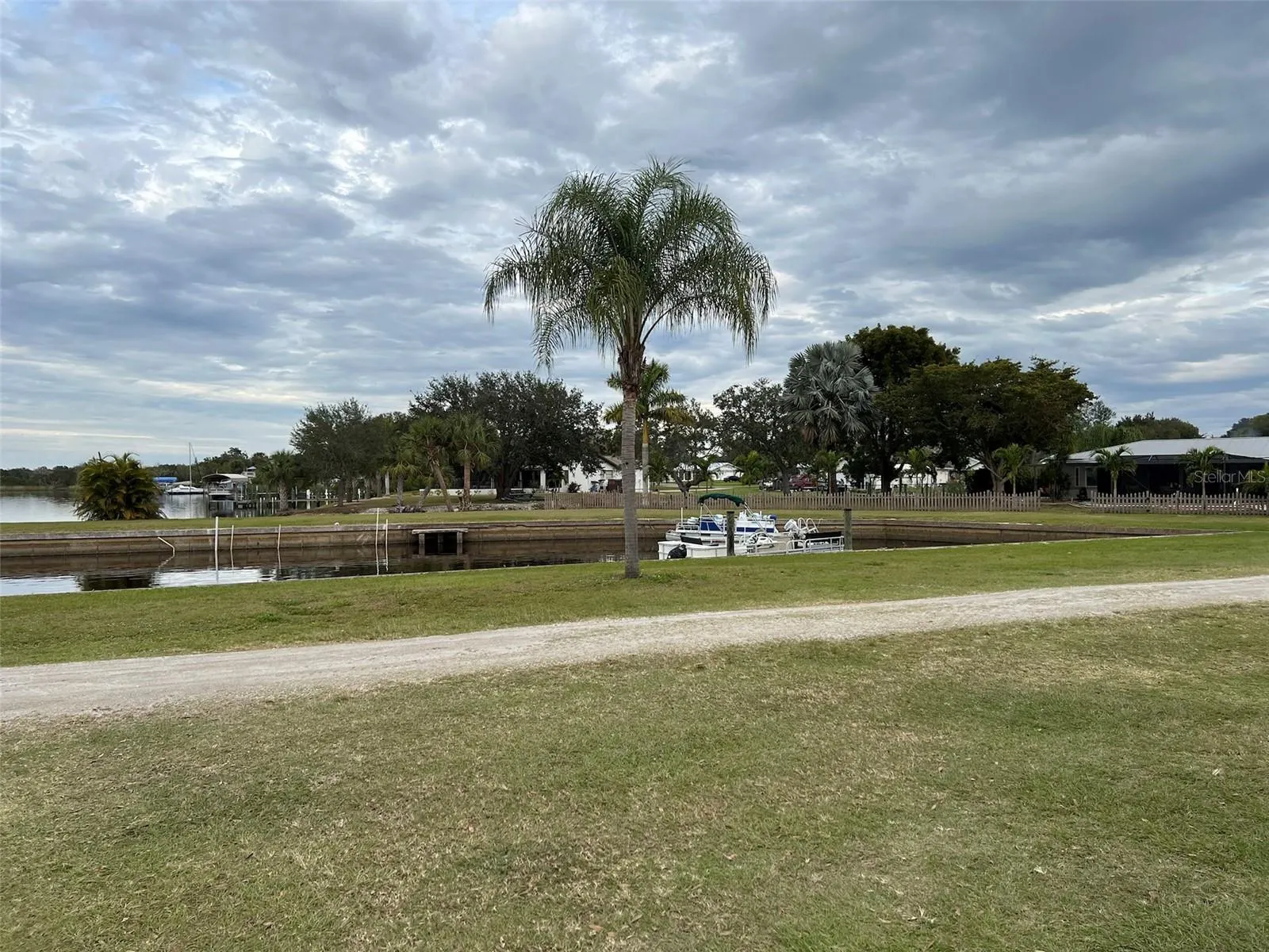 36 VINE CIR