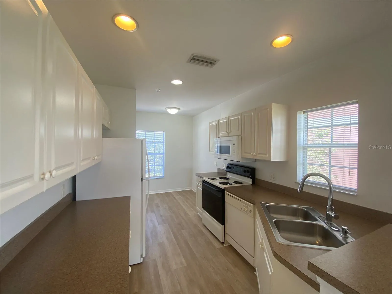 2140 HERON LAKE DR #201, #201