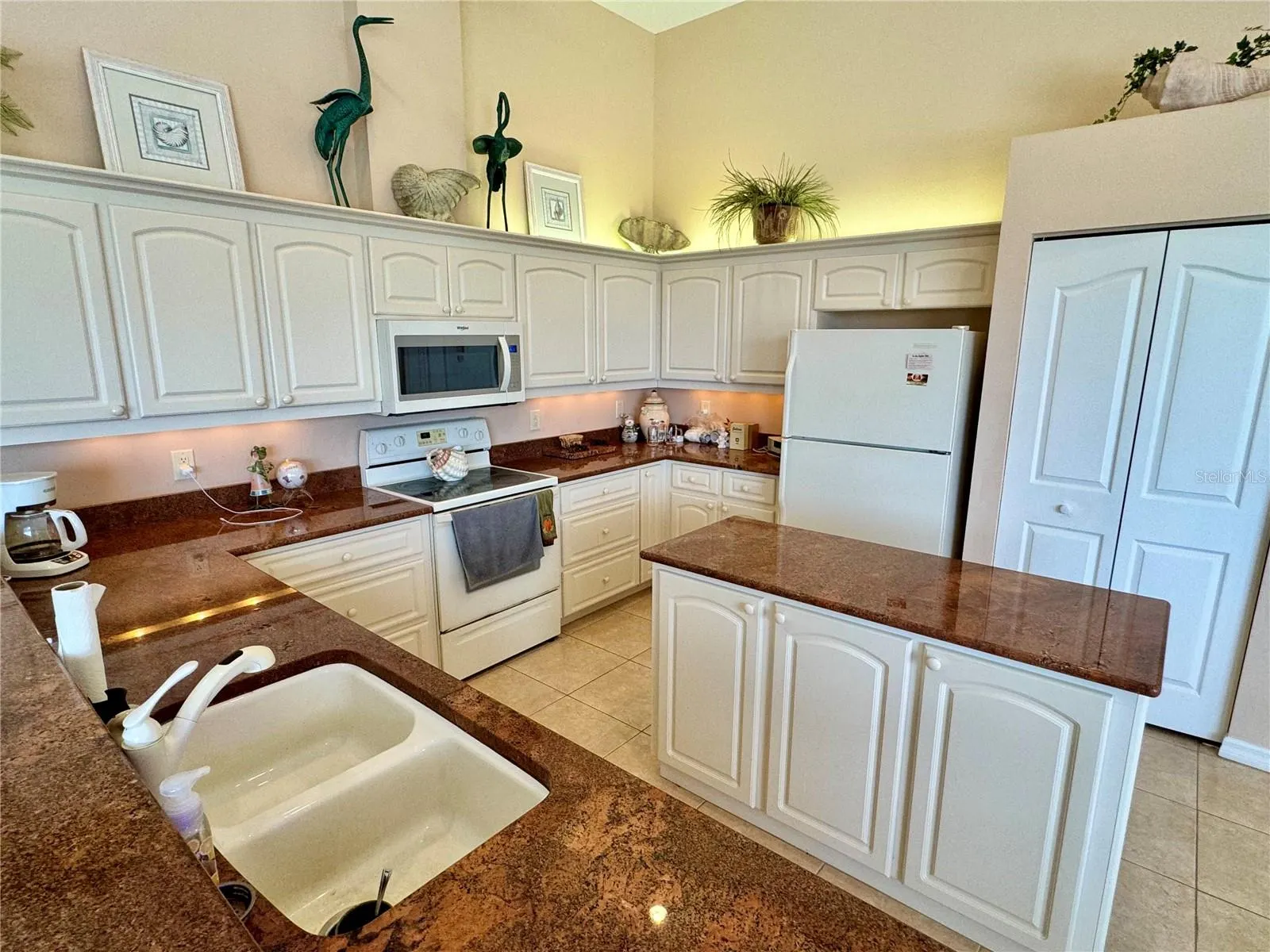 9516 MIAMI CIR