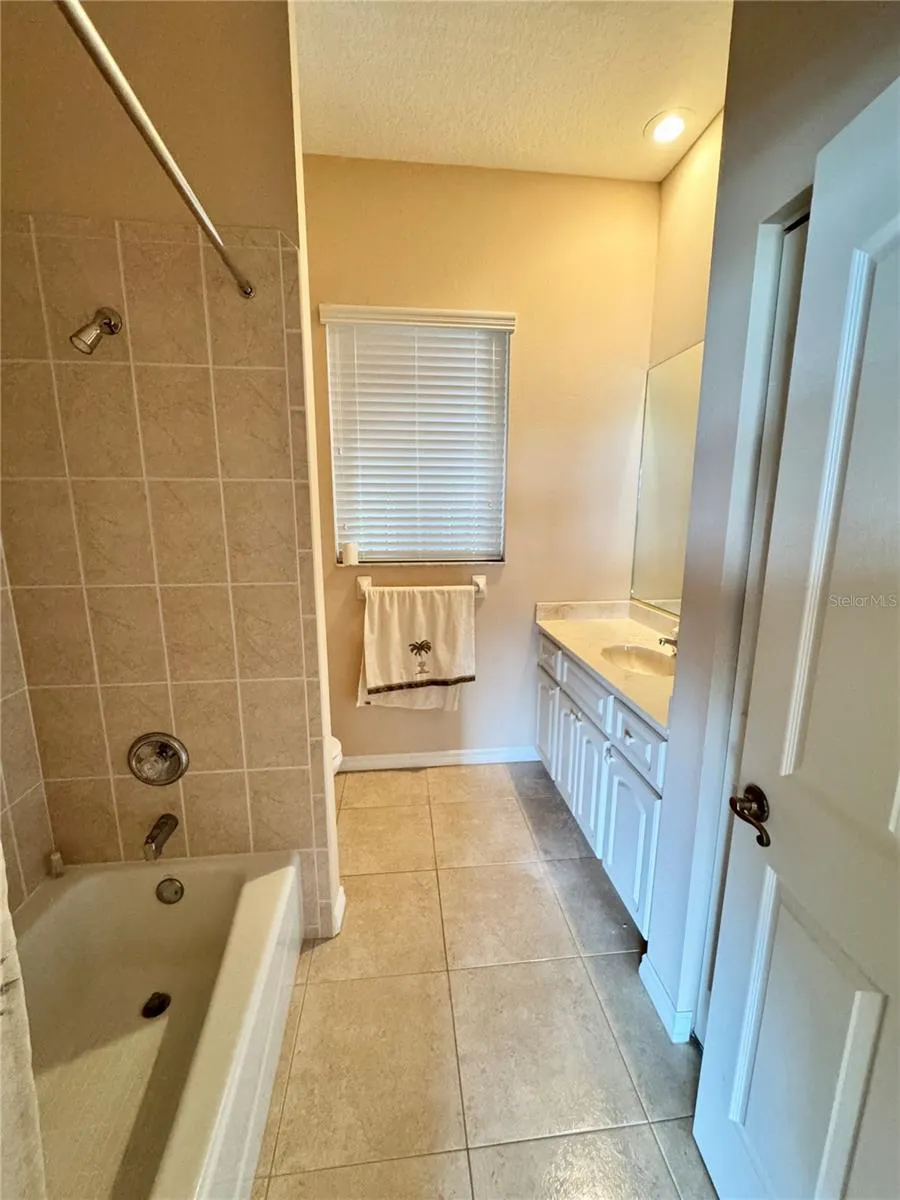 9516 MIAMI CIR