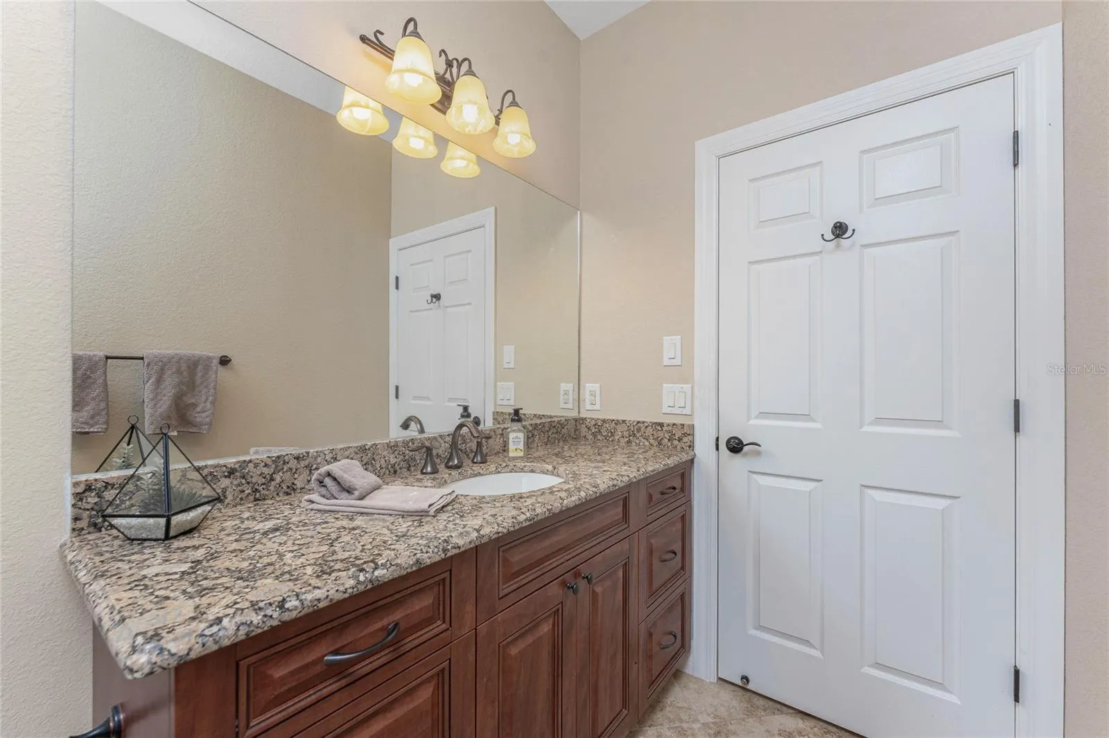 15704 MELPORT CIR